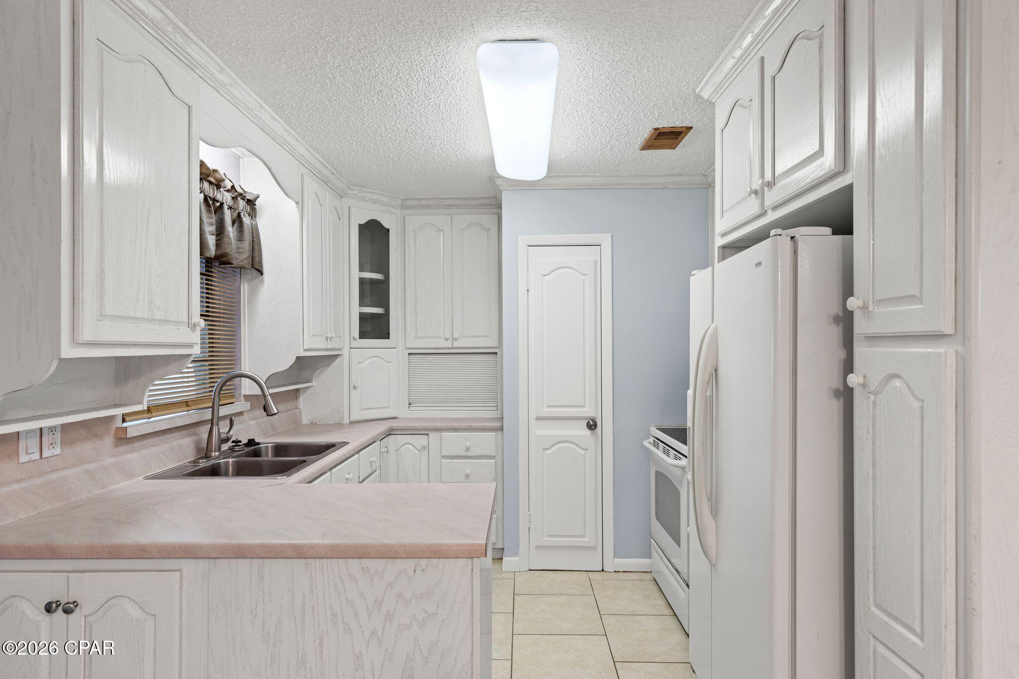 Listing photo id 7 for 106 Moody Drive