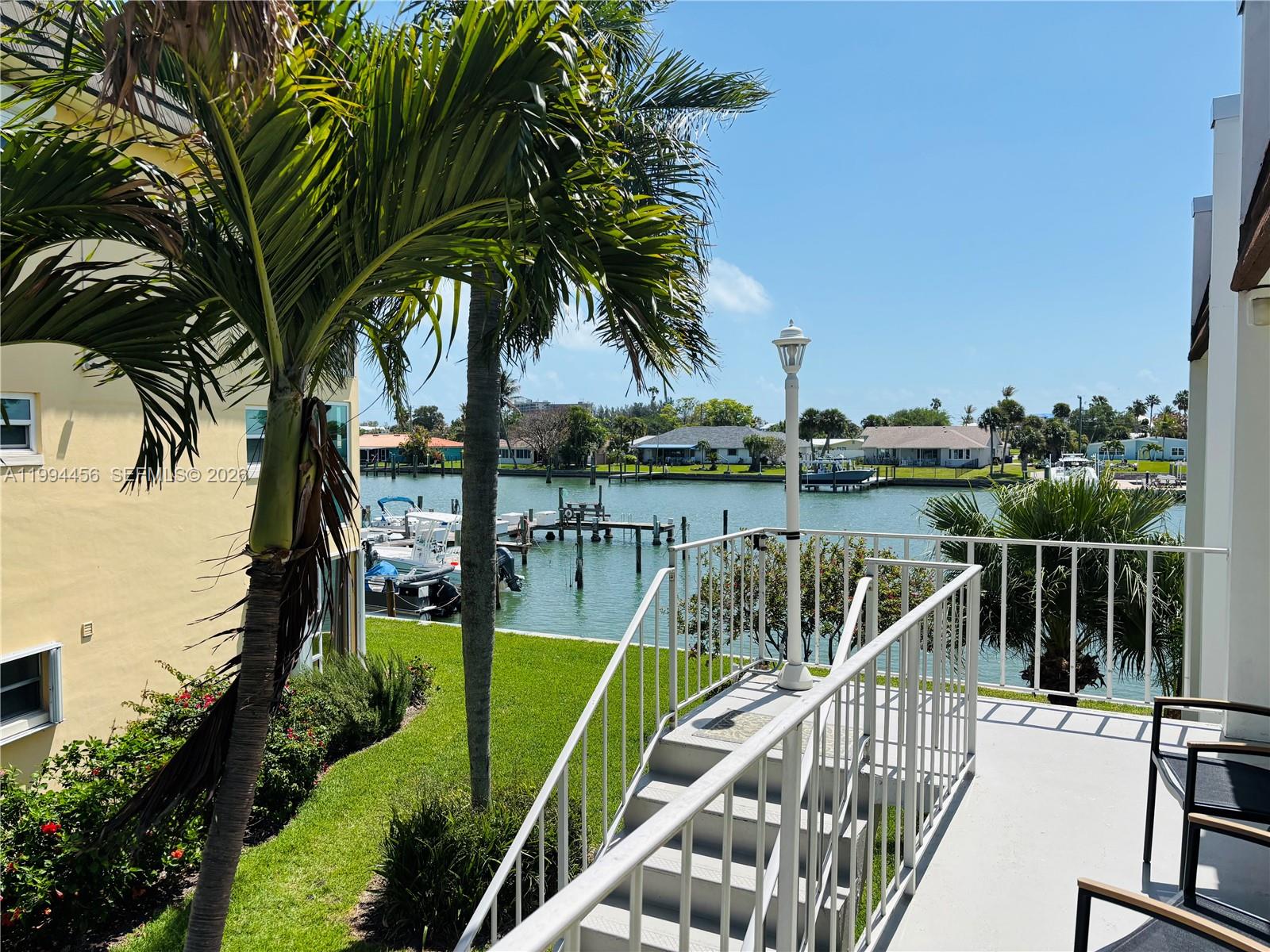 Colonnades Condominium No