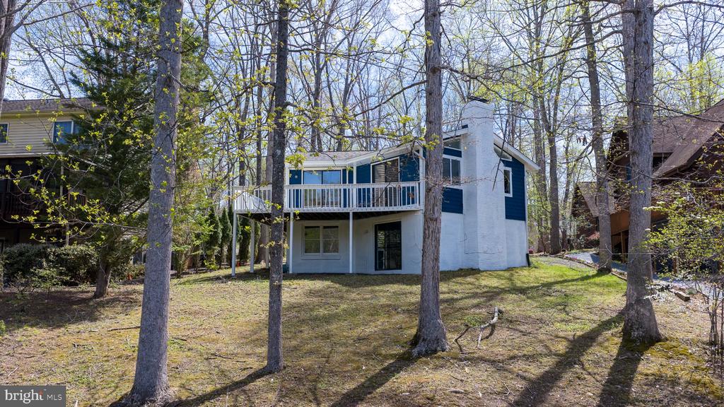 119 LARKSPUR LN exterior