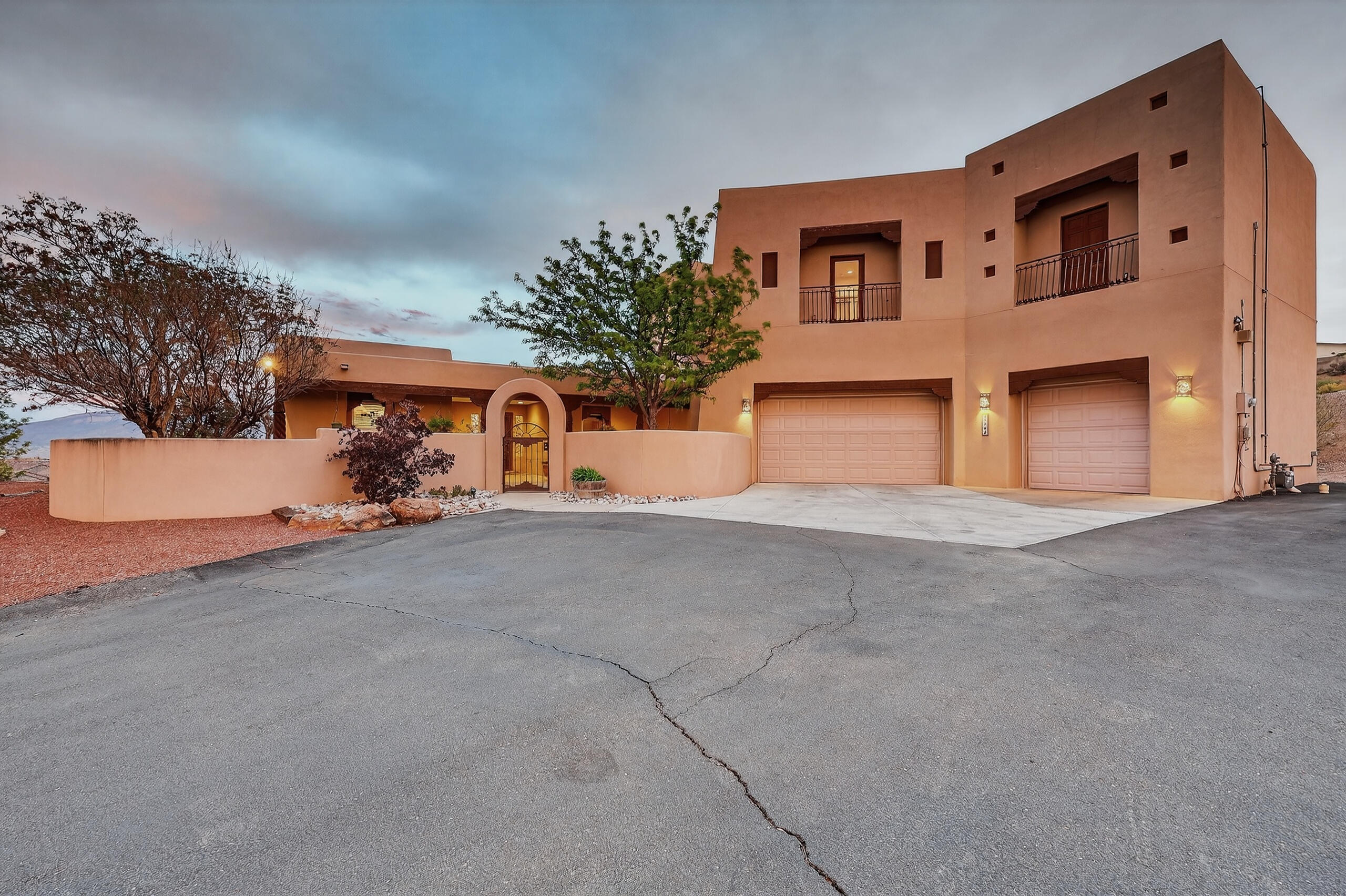 Photo 2 of Single family home for sale at 2500 Abrazo Rd Ne, Rio Rancho, NM 87124 | MLS# 1101101 | Listing updated on 2026-10-07