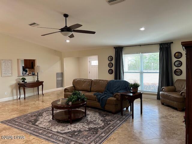 Listing photo id 10 for 5325 Titus Road
