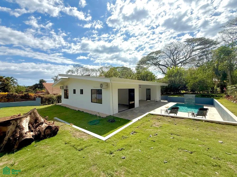 3 bed Single Family Homes For Sale in Puntarenas, Puntarenas - 1