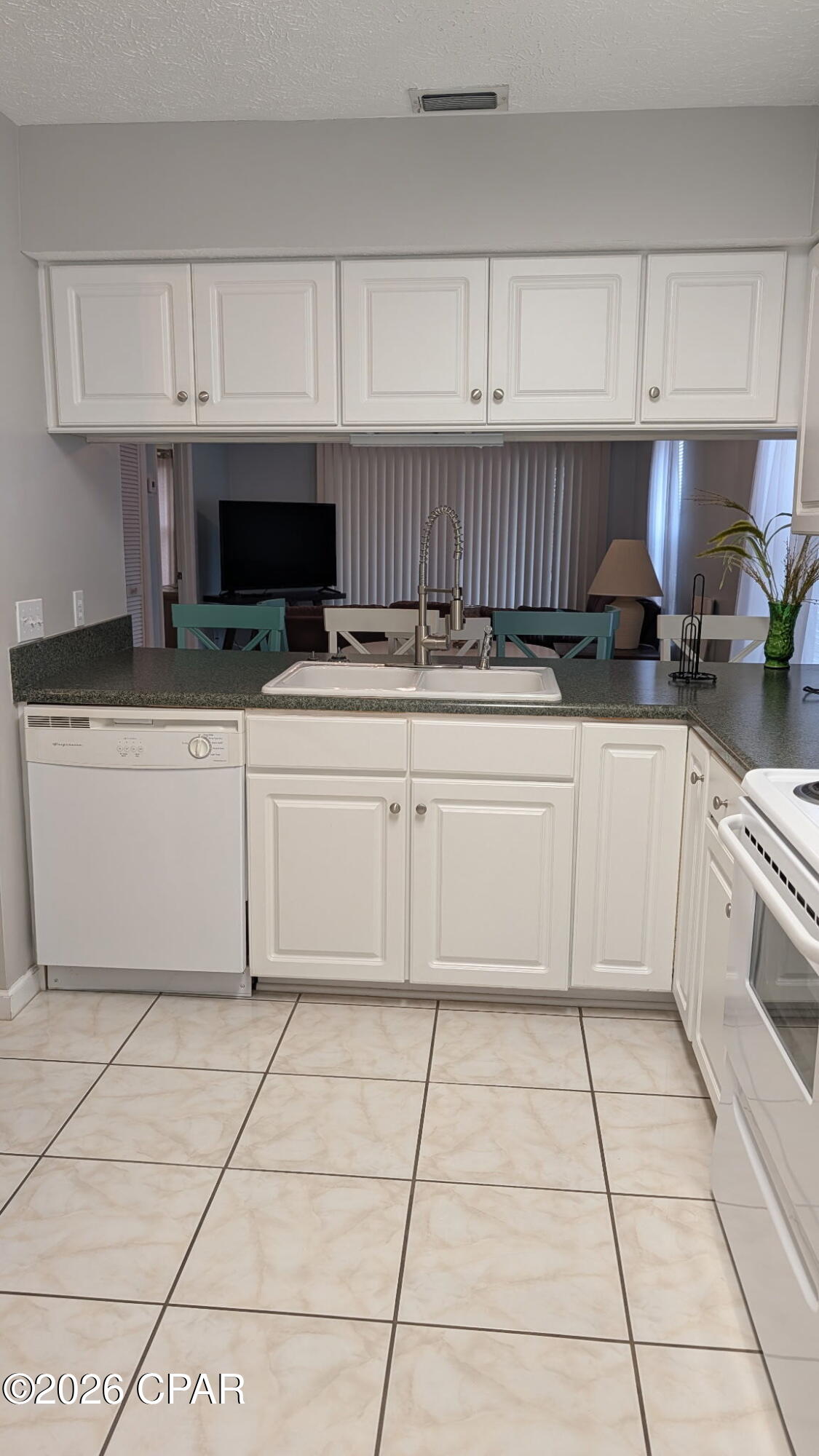 Image 10 For 7813 North Lagoon Drive C6