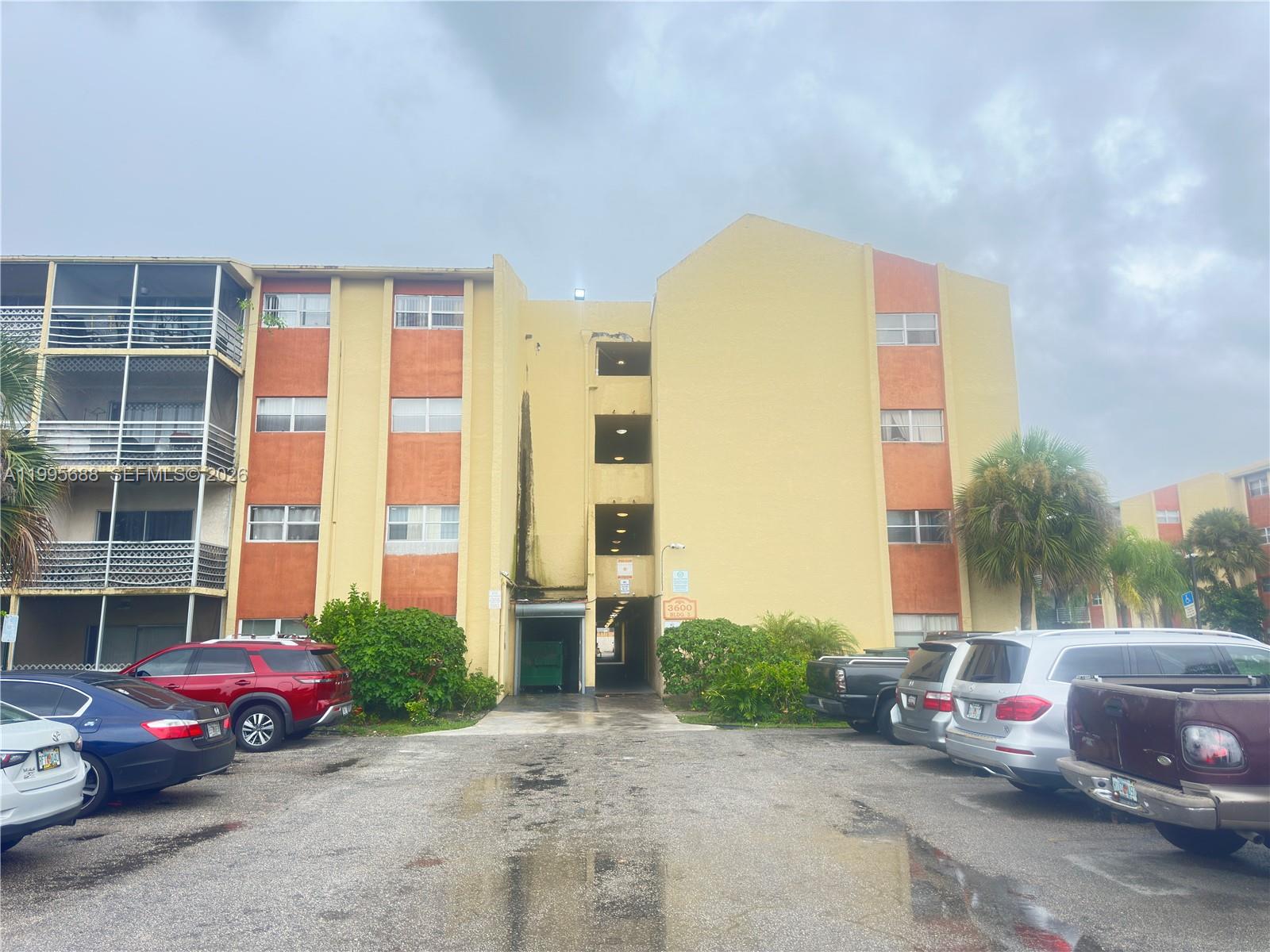 Sunset Hills I Condominiu