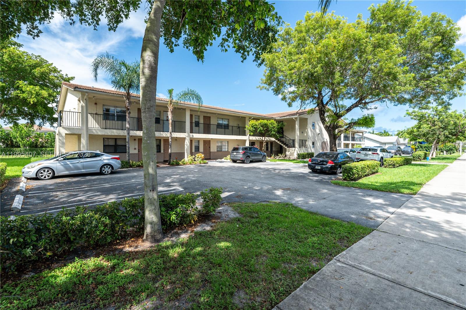8705 Hampshire Dr Condo
