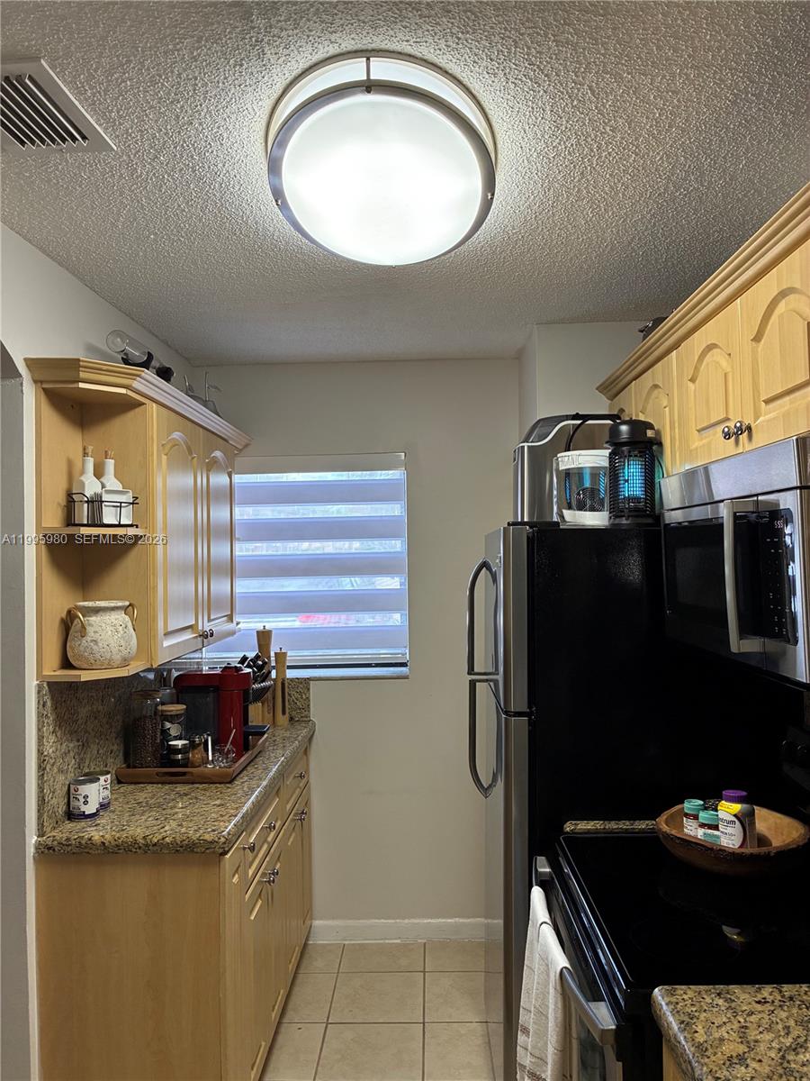 Laguna Tropical Condo