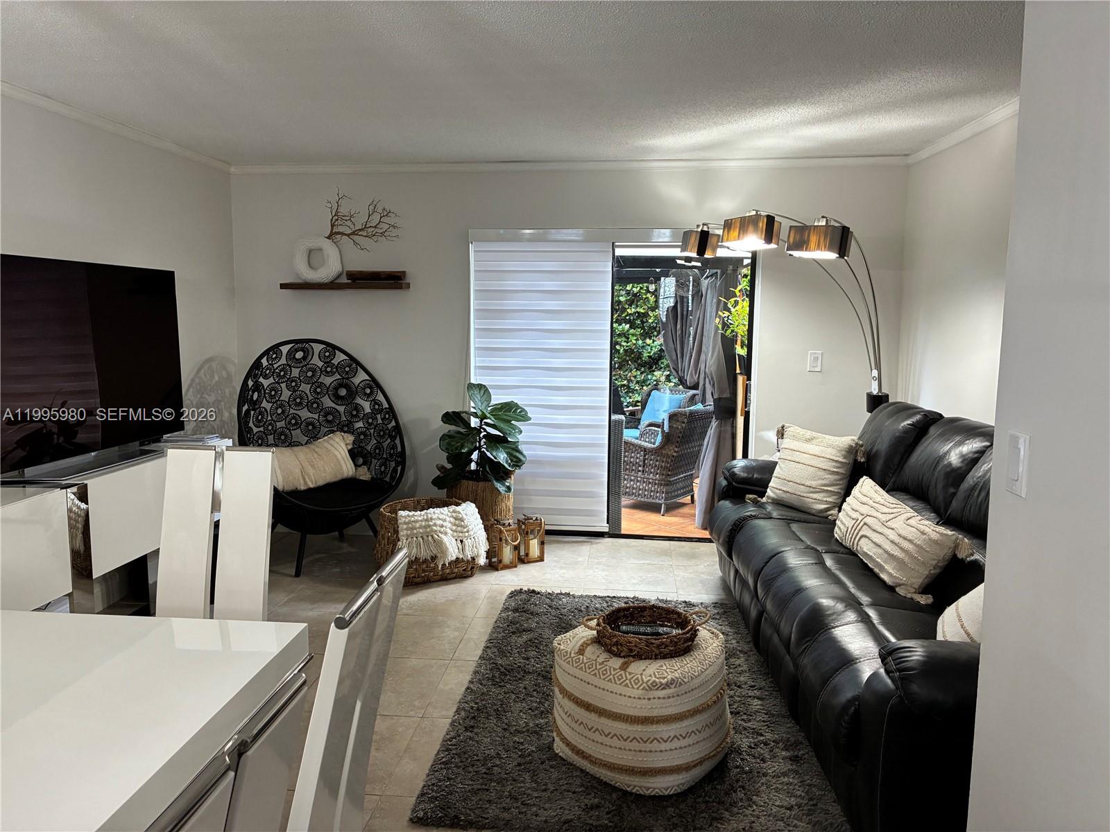 Laguna Tropical Condo
