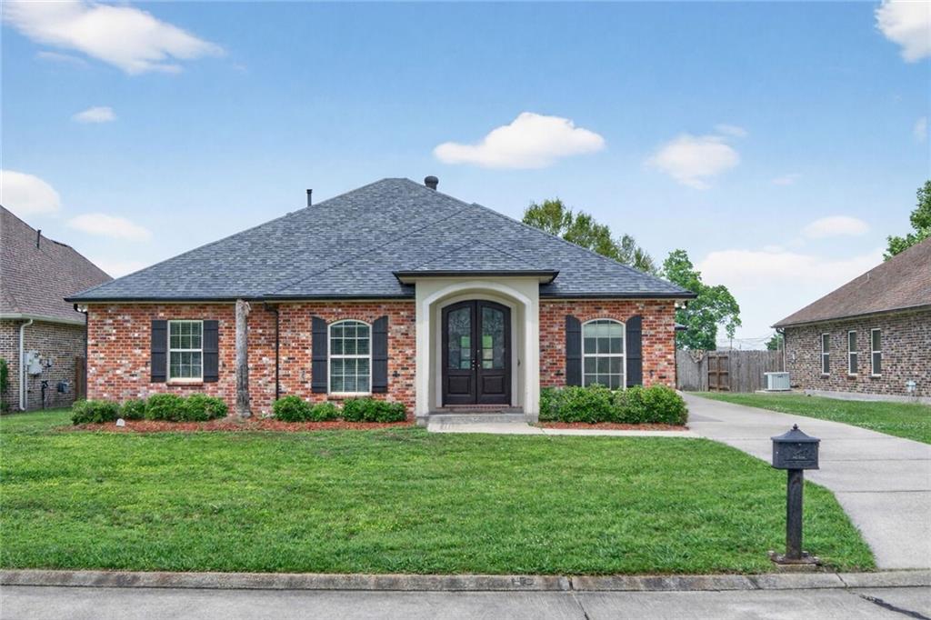 Photo 1 of Sale Pending at 252 D'olivier St, Belle Chasse, LA 70037 | MLS# 2550635 | Listing updated on 2026-10-08