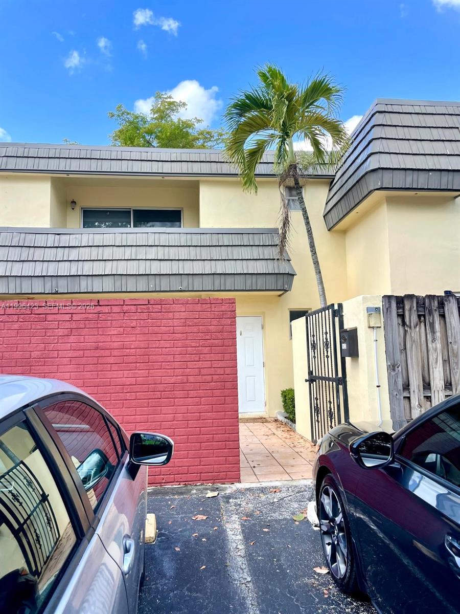 Kendale Lk Townhouse Cond