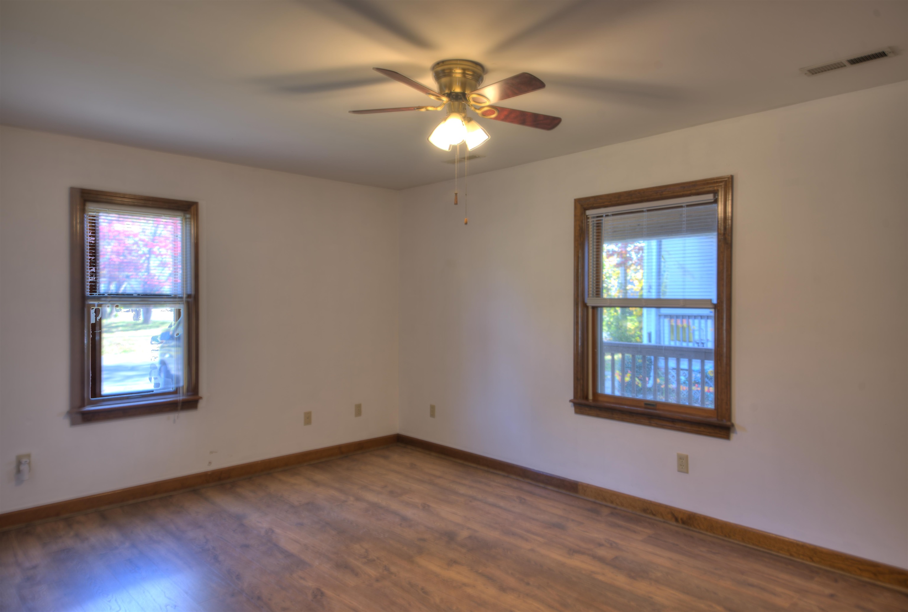 405 Linden Ave S 1