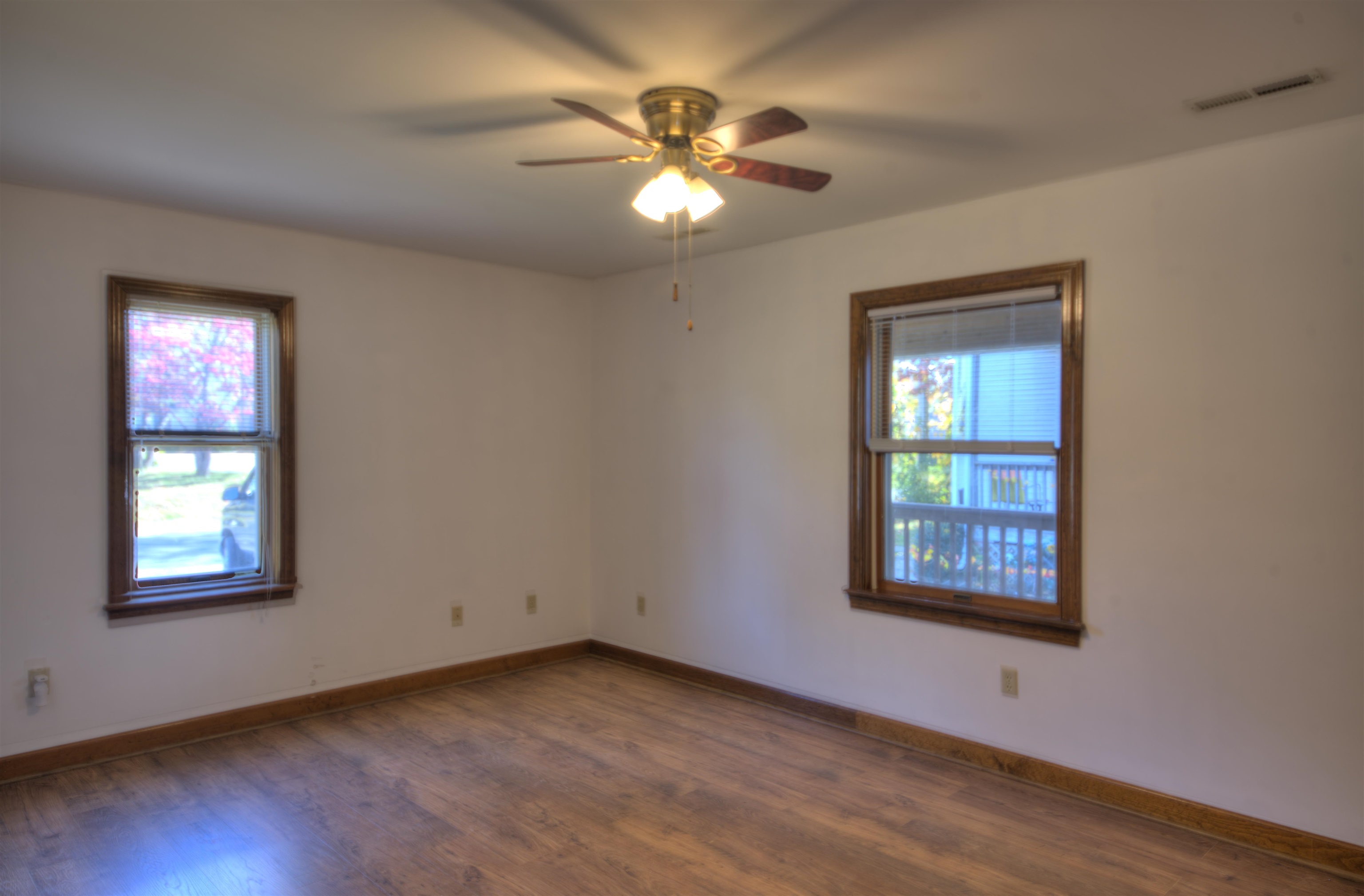 405 Linden Ave S 1
