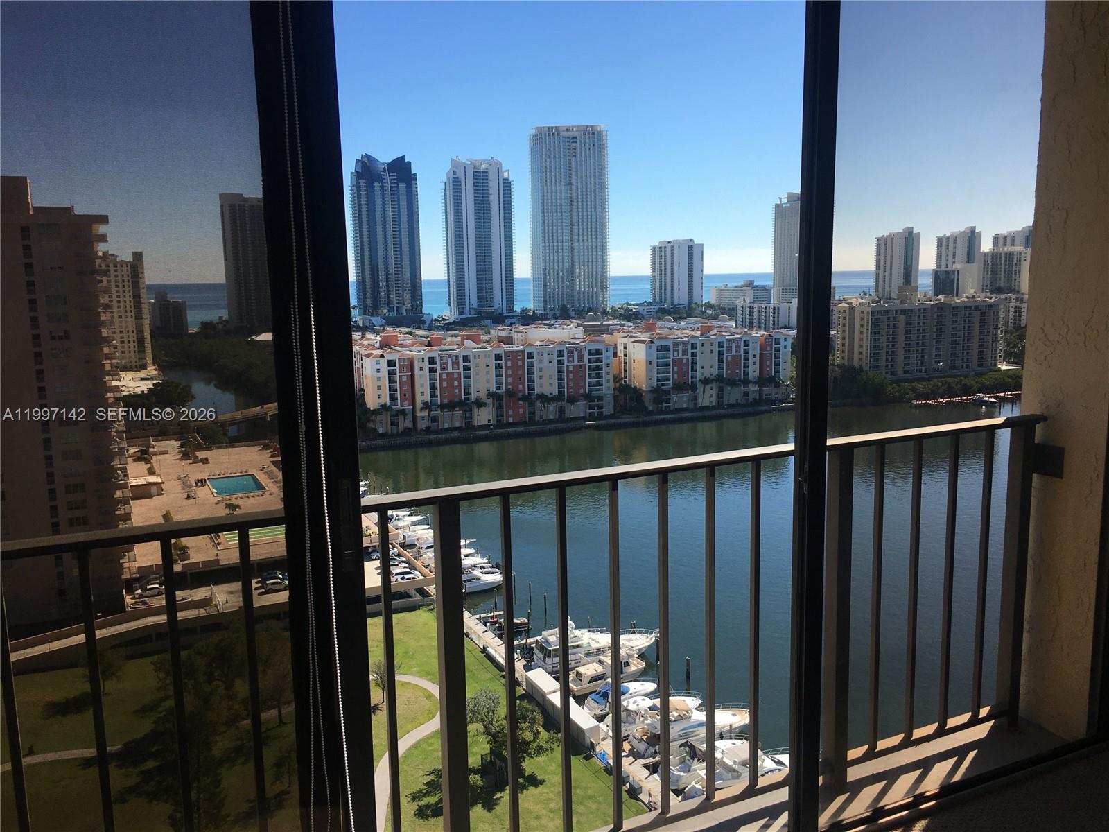Winston Towers 700 Condo