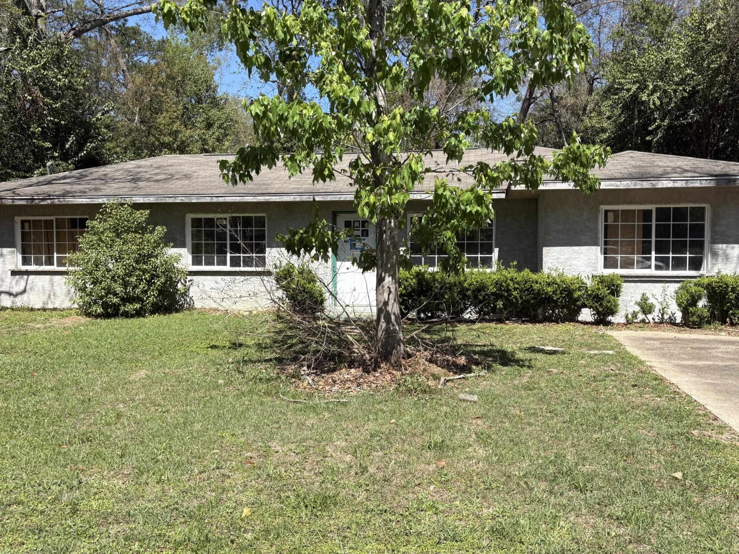 702  APACHE Street , Tallahassee, FL, 
