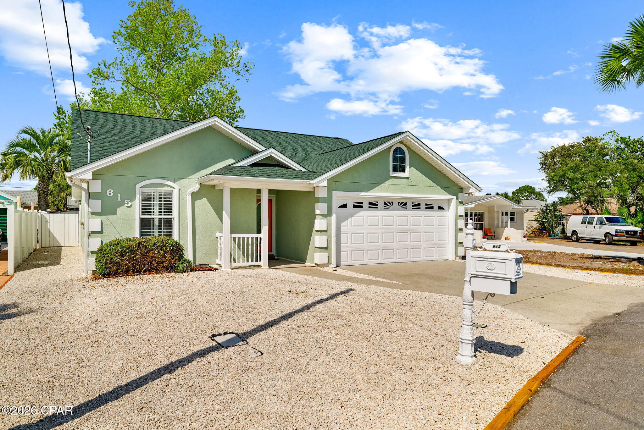 Image 2 For 615 Poinsettia Court