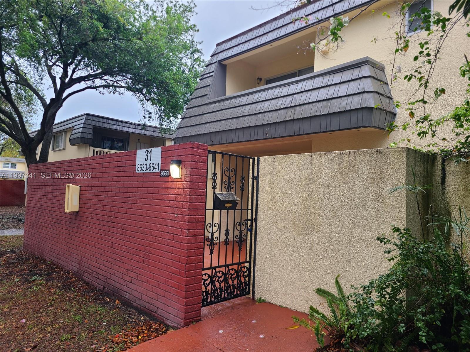 Kendale Lakes Townhouse Co