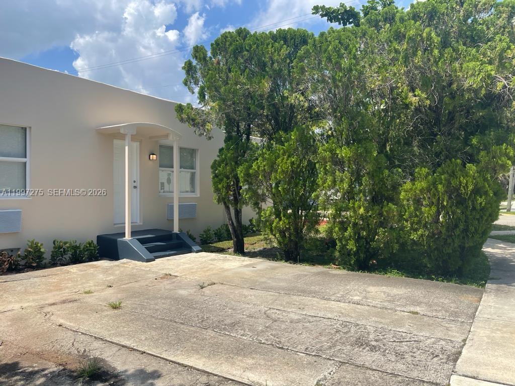 Hollywood Beach Gardens