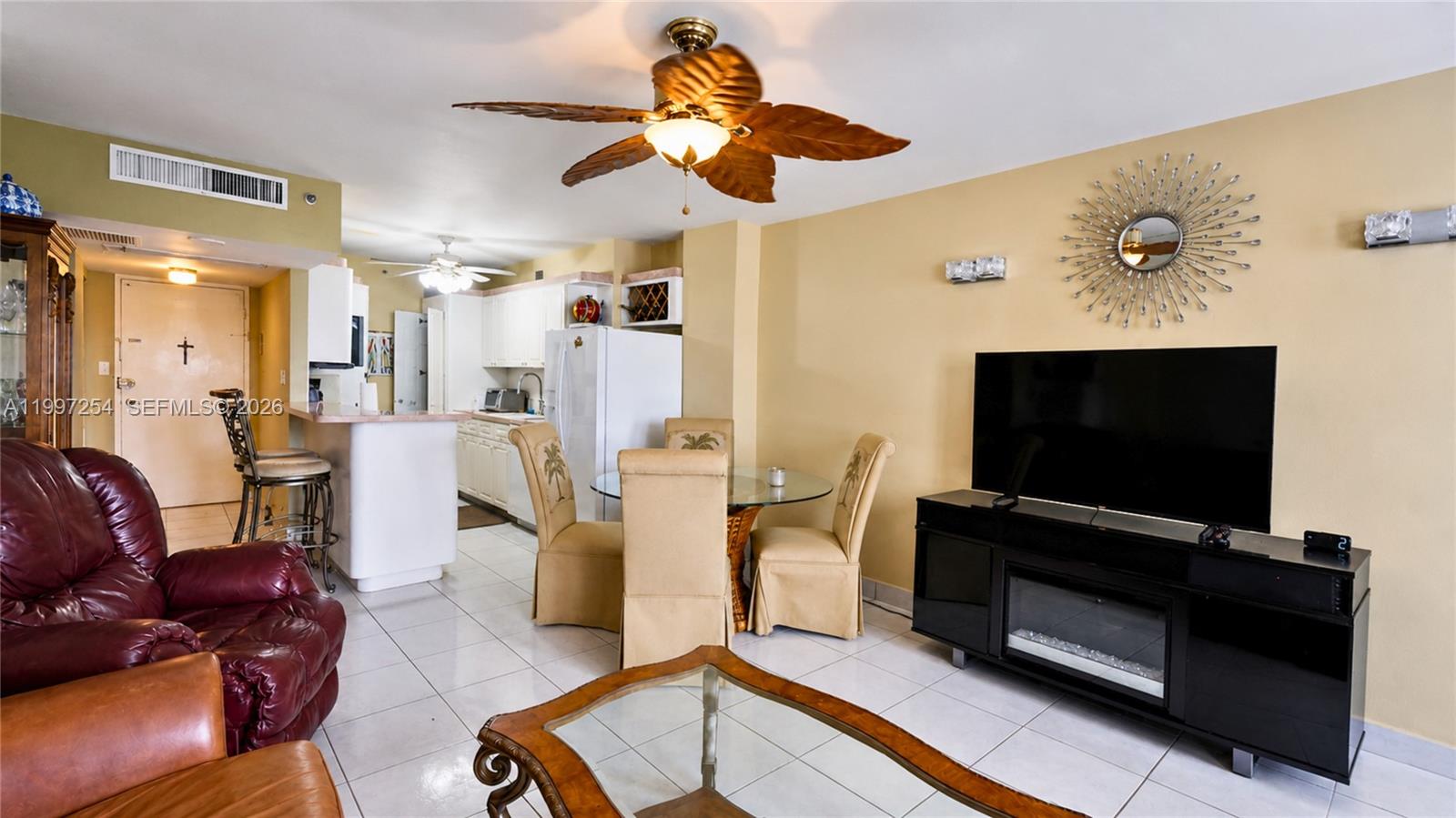 The Decoplage Condo
