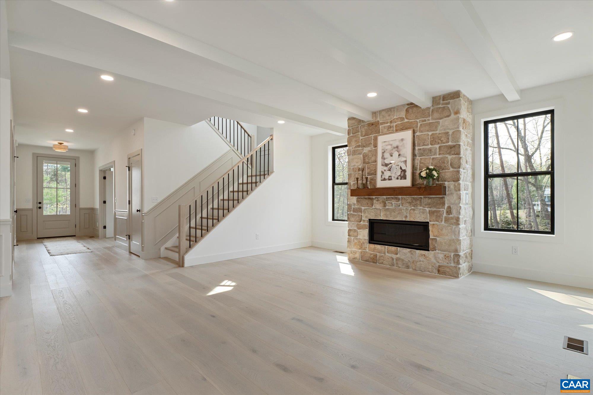 369 Sienna Ln