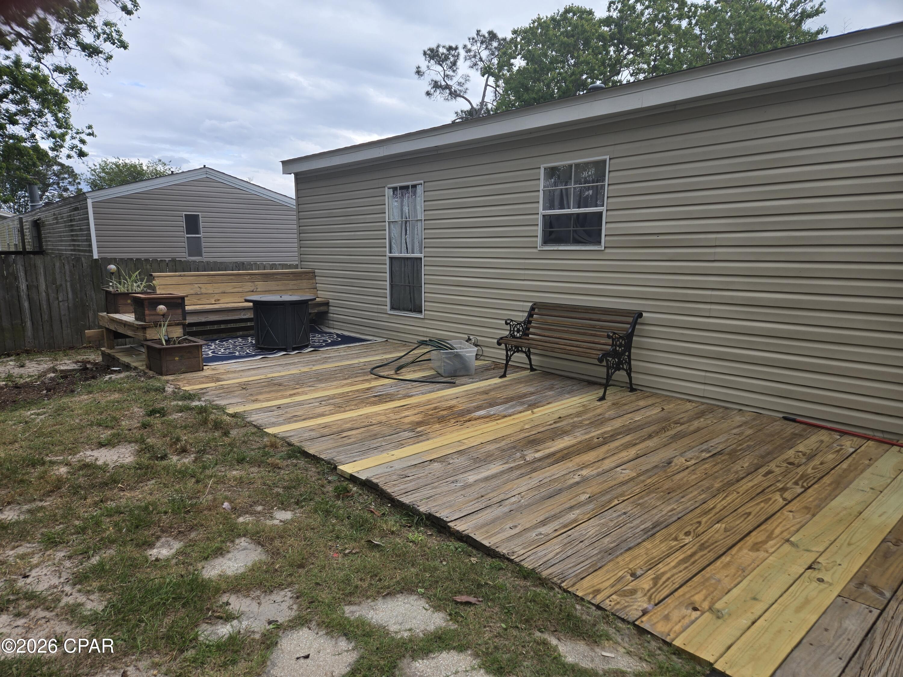 Listing photo id 20 for 2115 Bent Oak Court