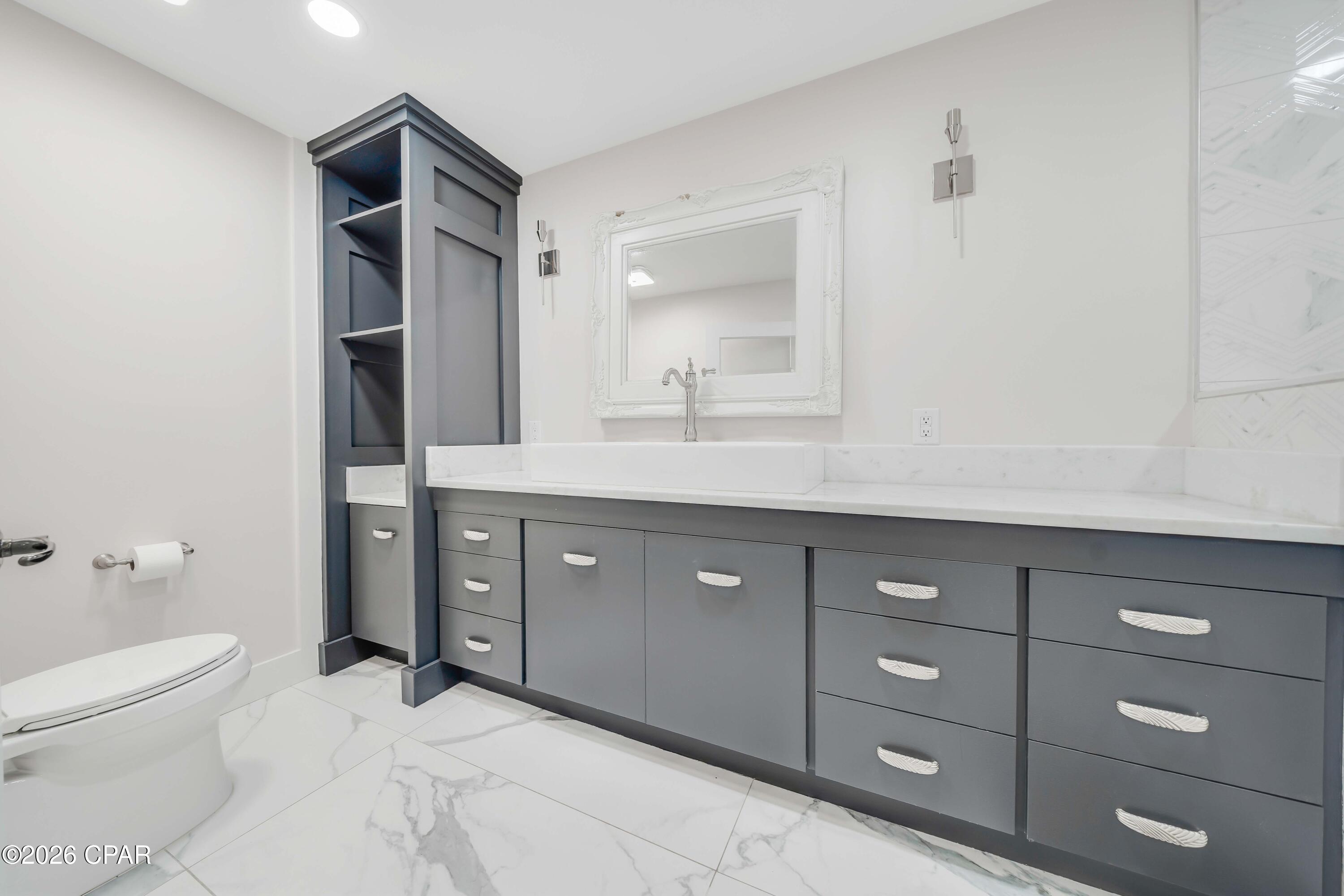 Listing photo id 48 for 2903 27th Street