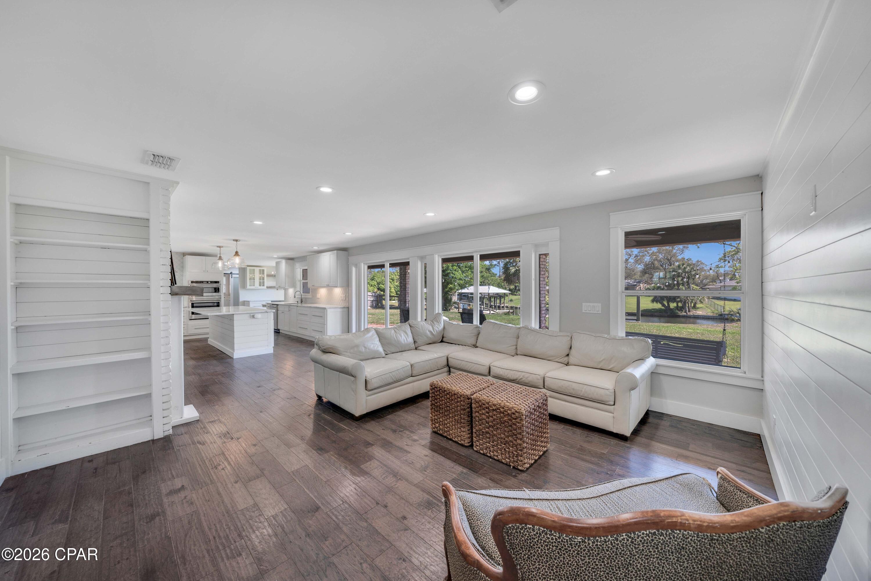 Listing photo id 5 for 2903 27th Street