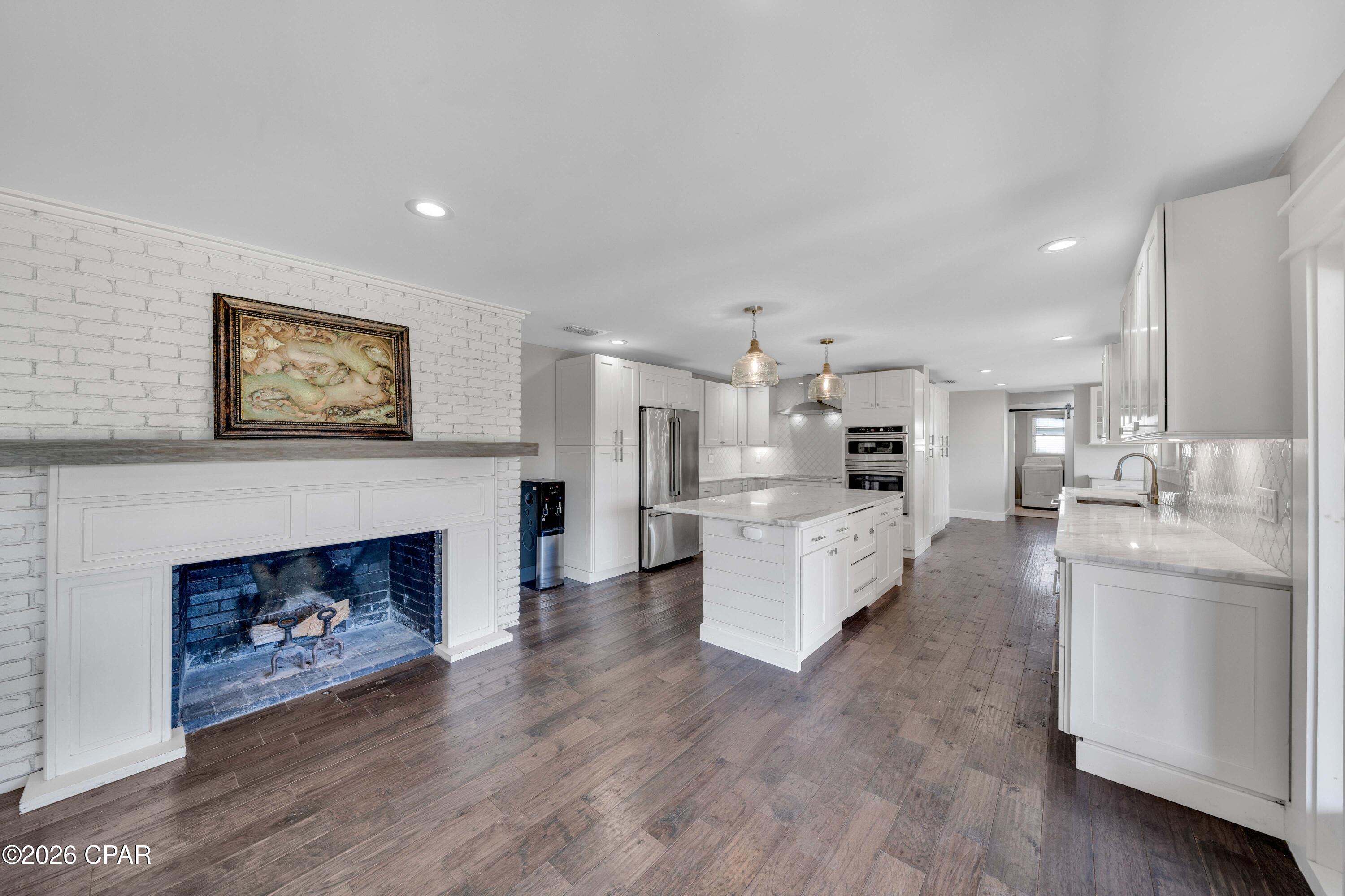 Listing photo id 8 for 2903 27th Street