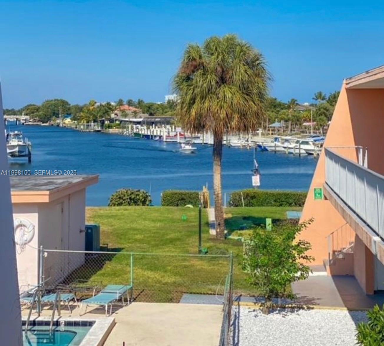Homes for sale in South Palm Beach, FL | 725 Hummingbird Way, South Palm Beach, FL 33408 | Houzeo
