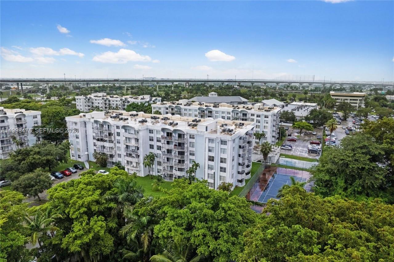 Montecarlo Condo