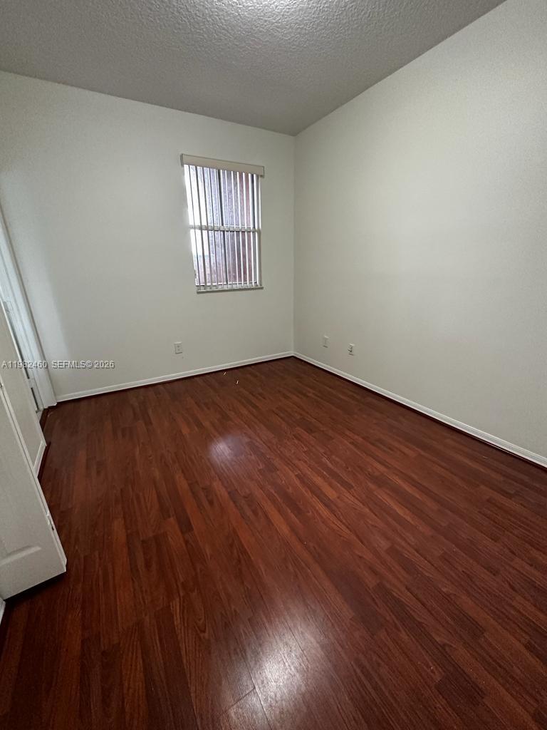 Elegant master bedroom retreat at 3070 Red Mangrove Ln S - Townhouse in Dania Beach