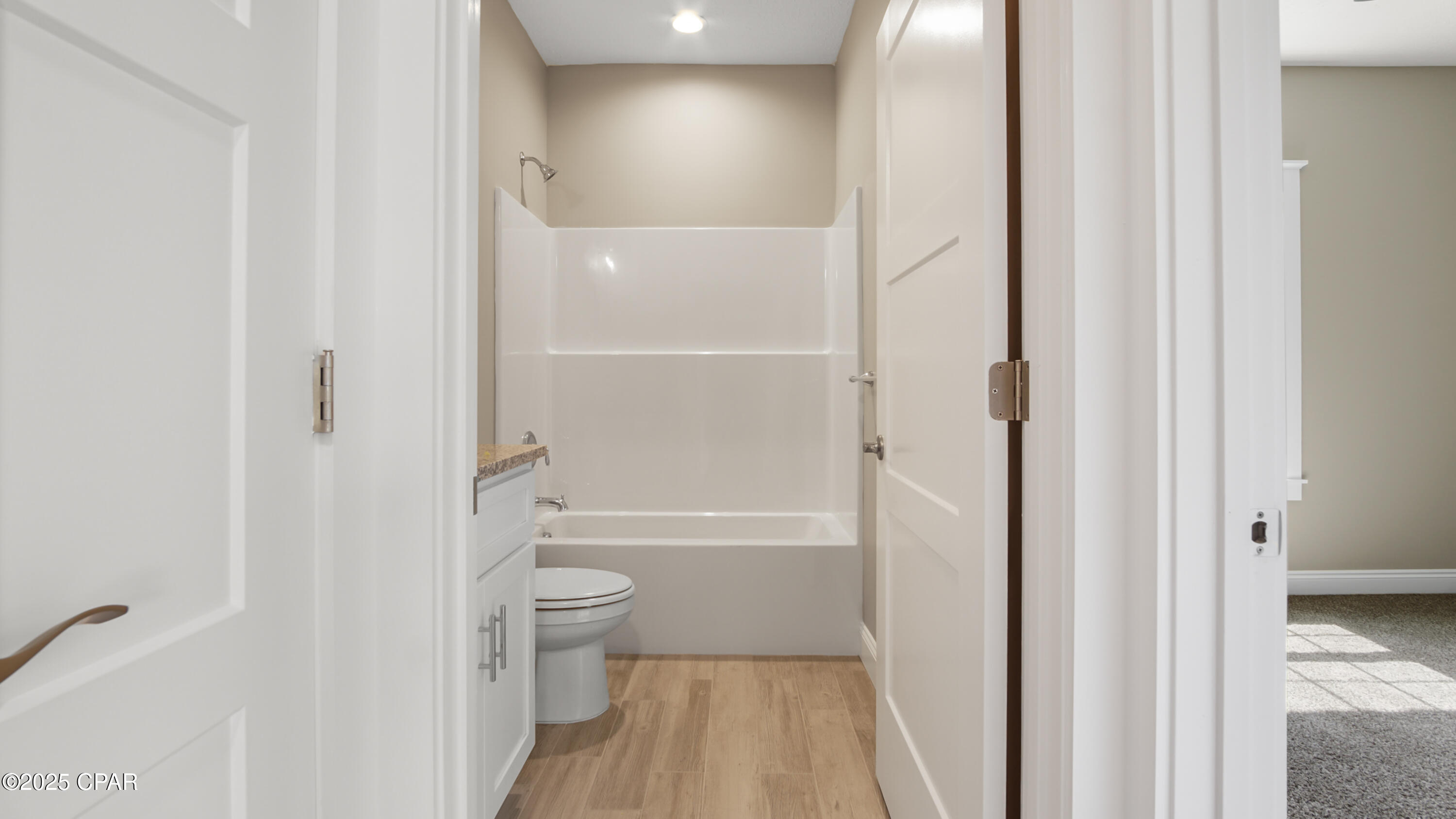 Image 12 For 3215 2nd Plaza