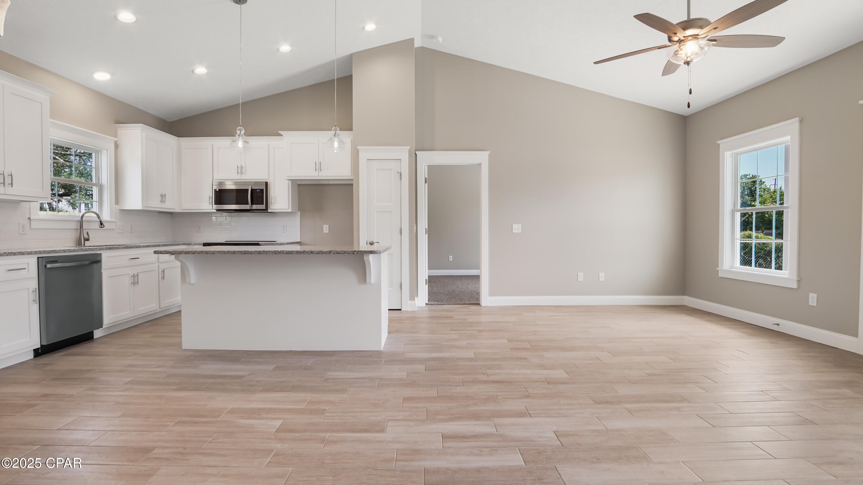 Image 21 For 3215 2nd Plaza