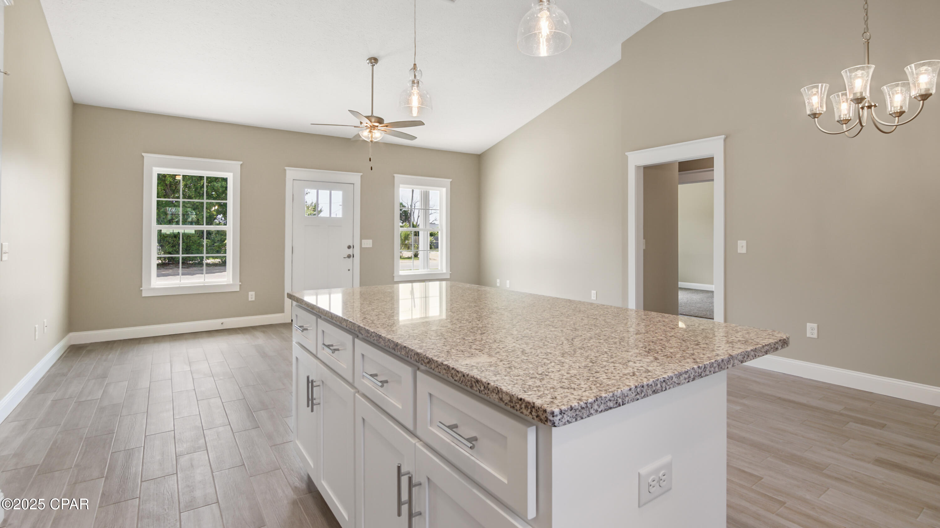 Image 7 For 3215 2nd Plaza