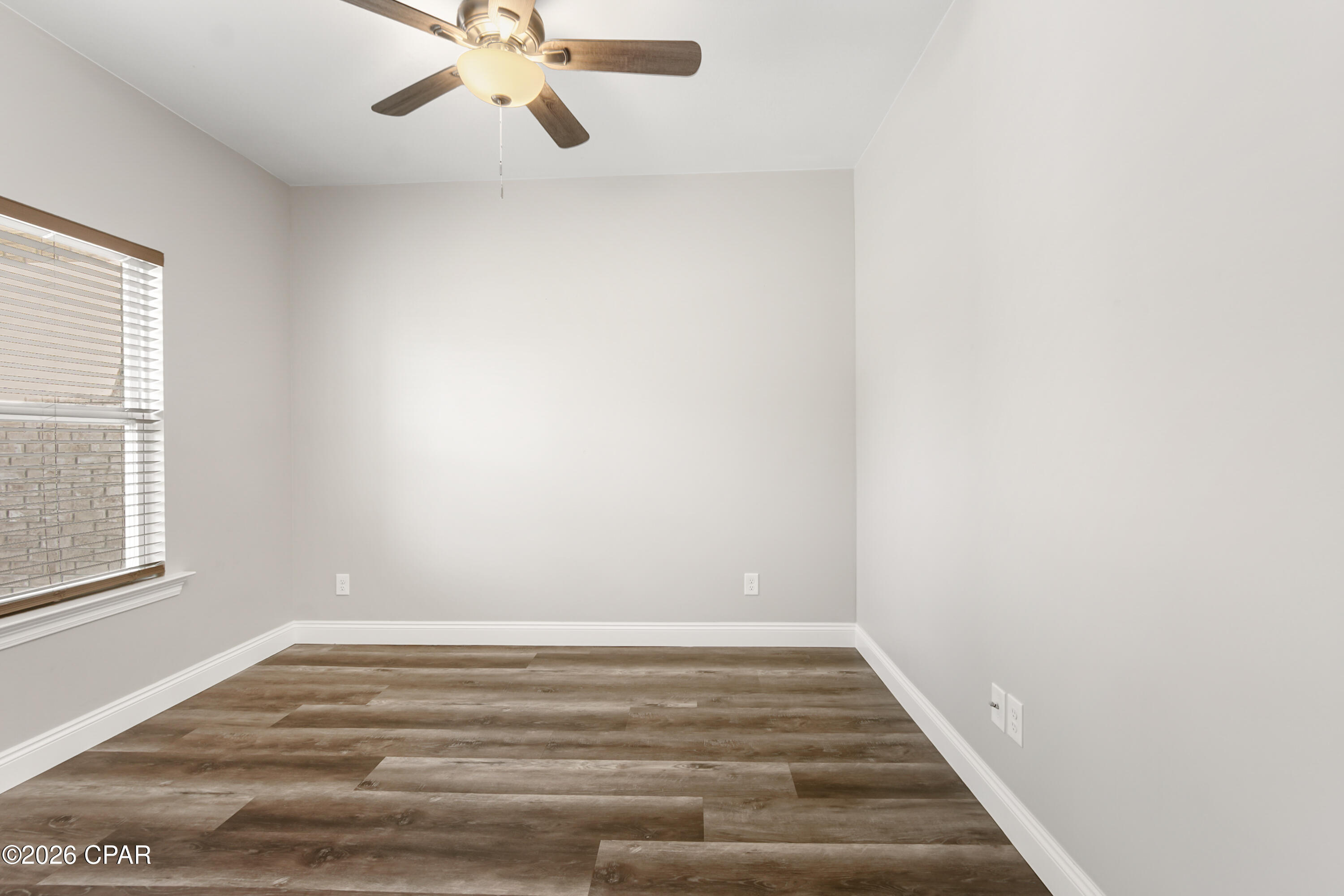 Image 11 For 132 White Oaks Boulevard