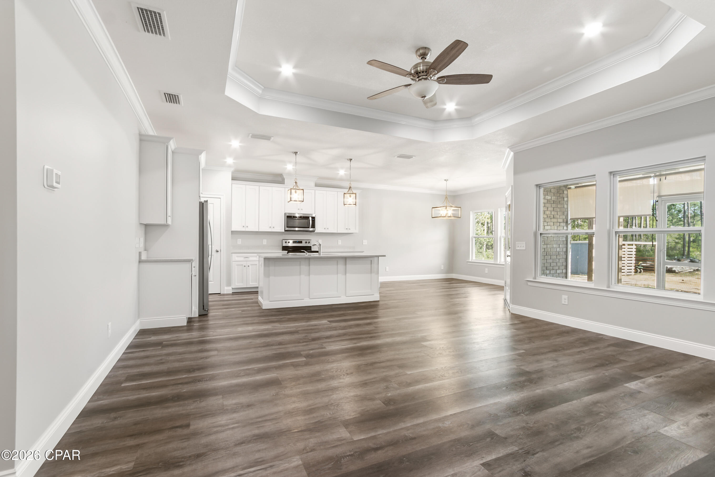 Image 13 For 132 White Oaks Boulevard