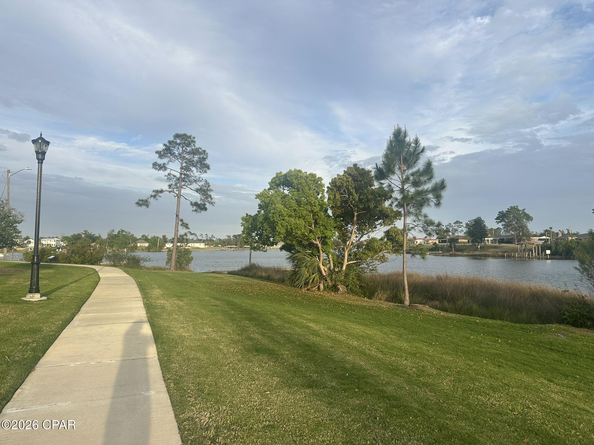 Image 7 For 424 Viola Avenue