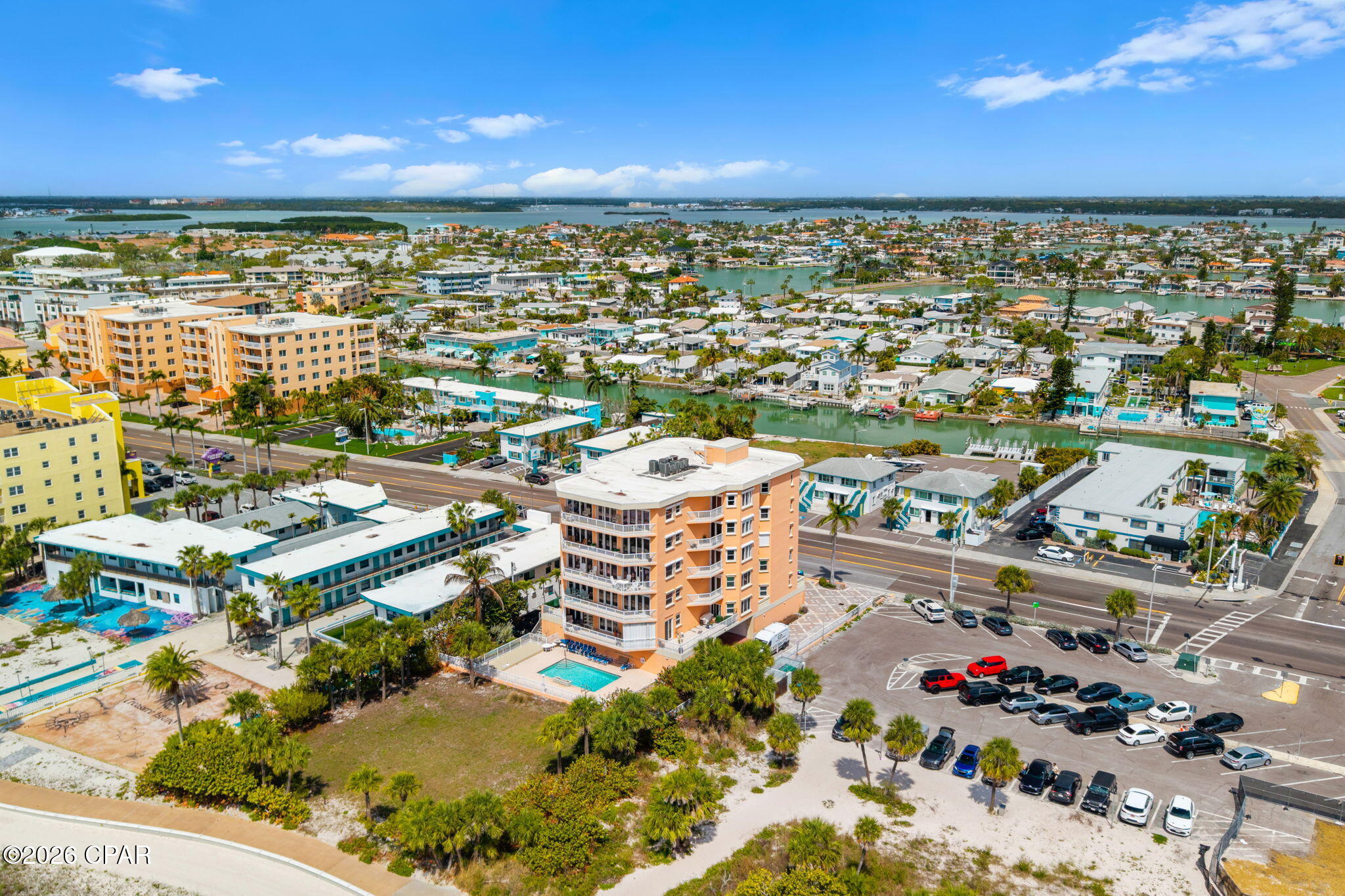 Listing photo id 12 for 11270 Gulf Boulevard # 5