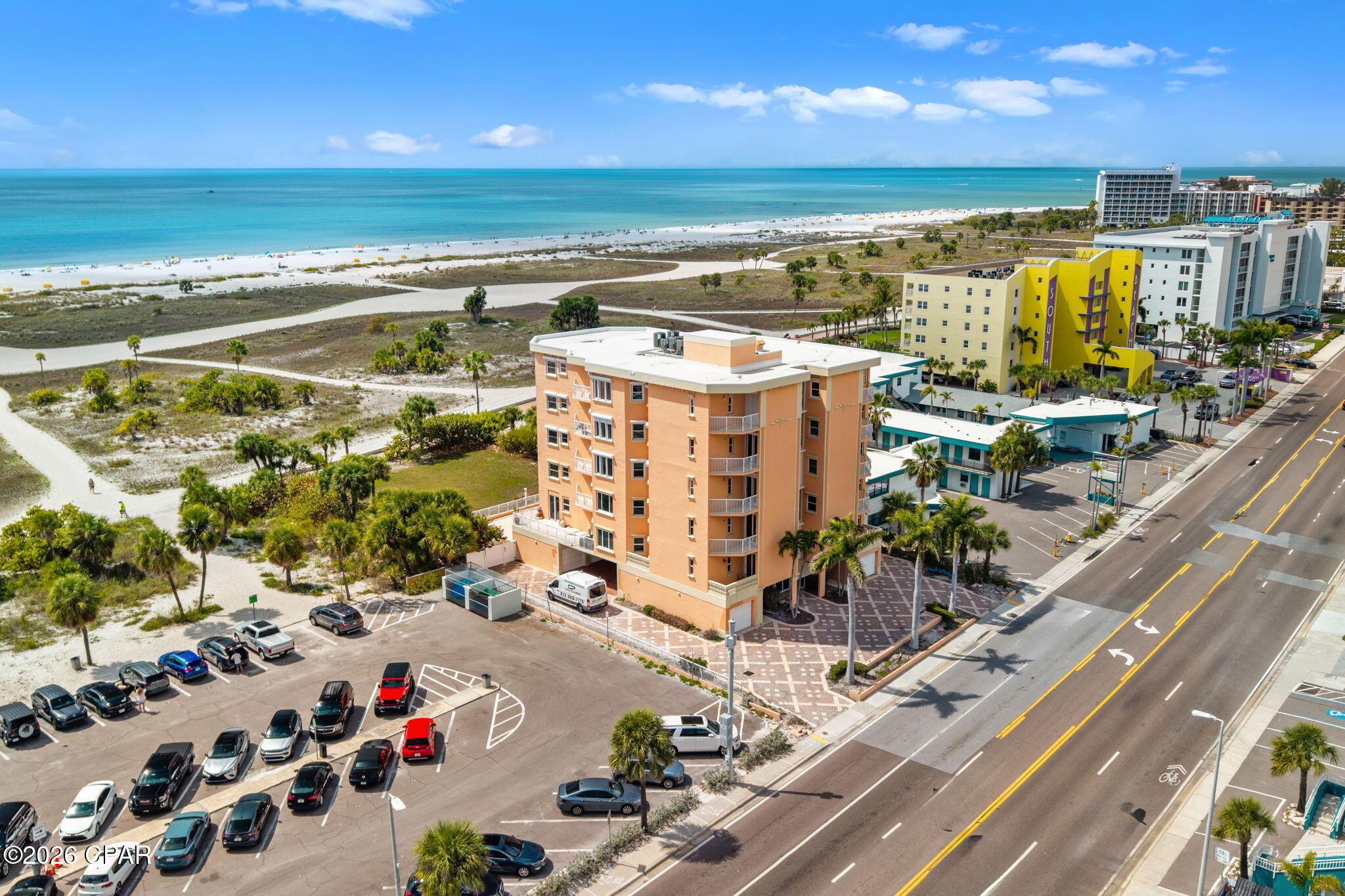 Listing photo id 17 for 11270 Gulf Boulevard # 5