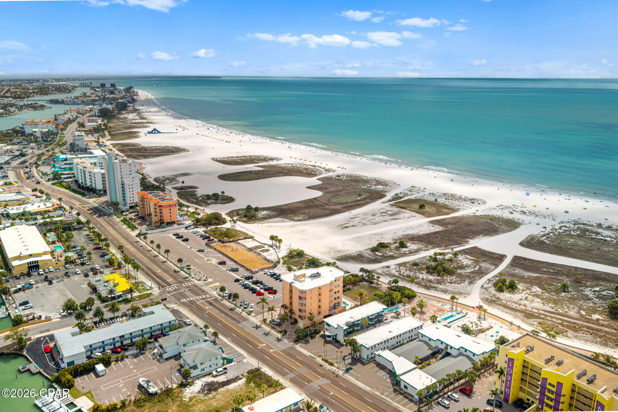 Listing photo id 20 for 11270 Gulf Boulevard # 5