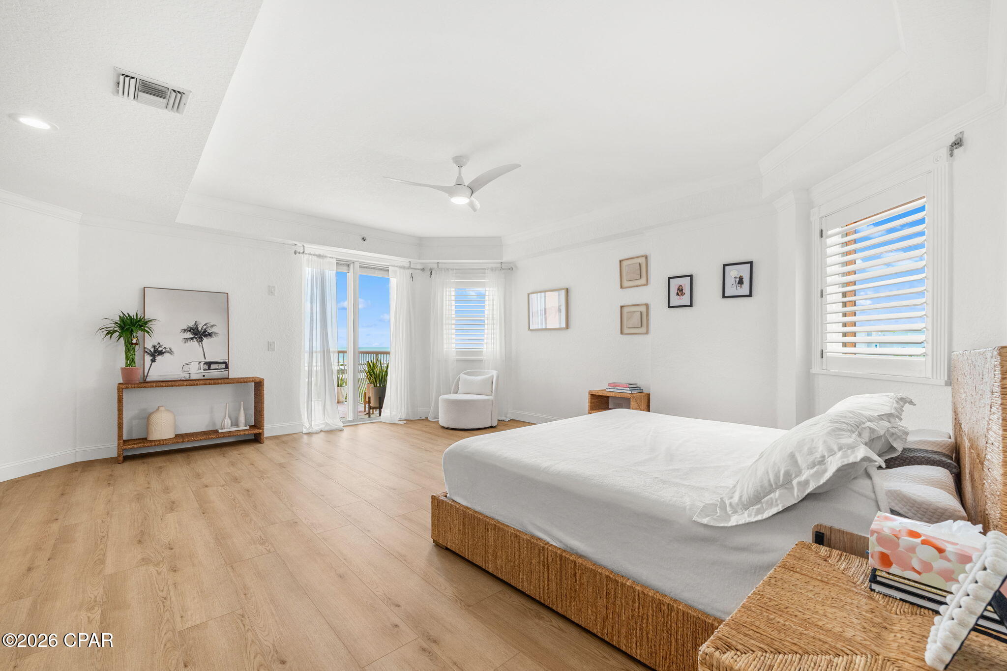 Listing photo id 28 for 11270 Gulf Boulevard # 5