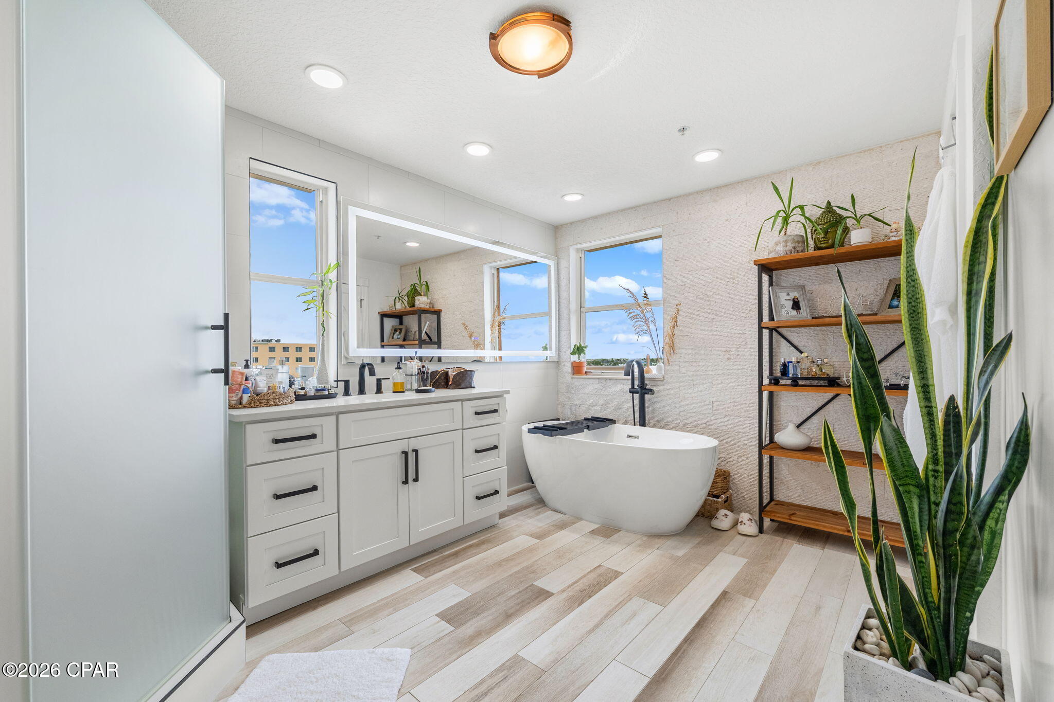 Listing photo id 37 for 11270 Gulf Boulevard # 5