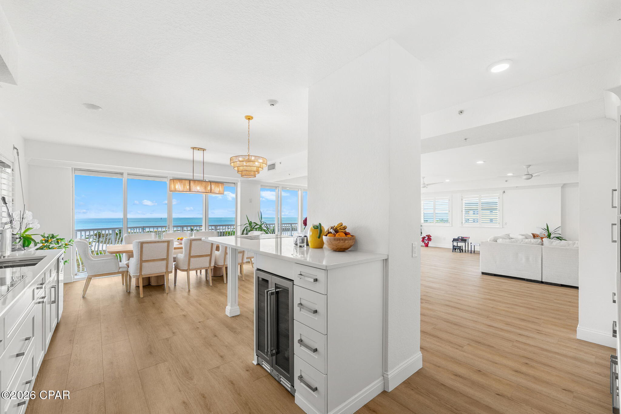 Listing photo id 52 for 11270 Gulf Boulevard # 5