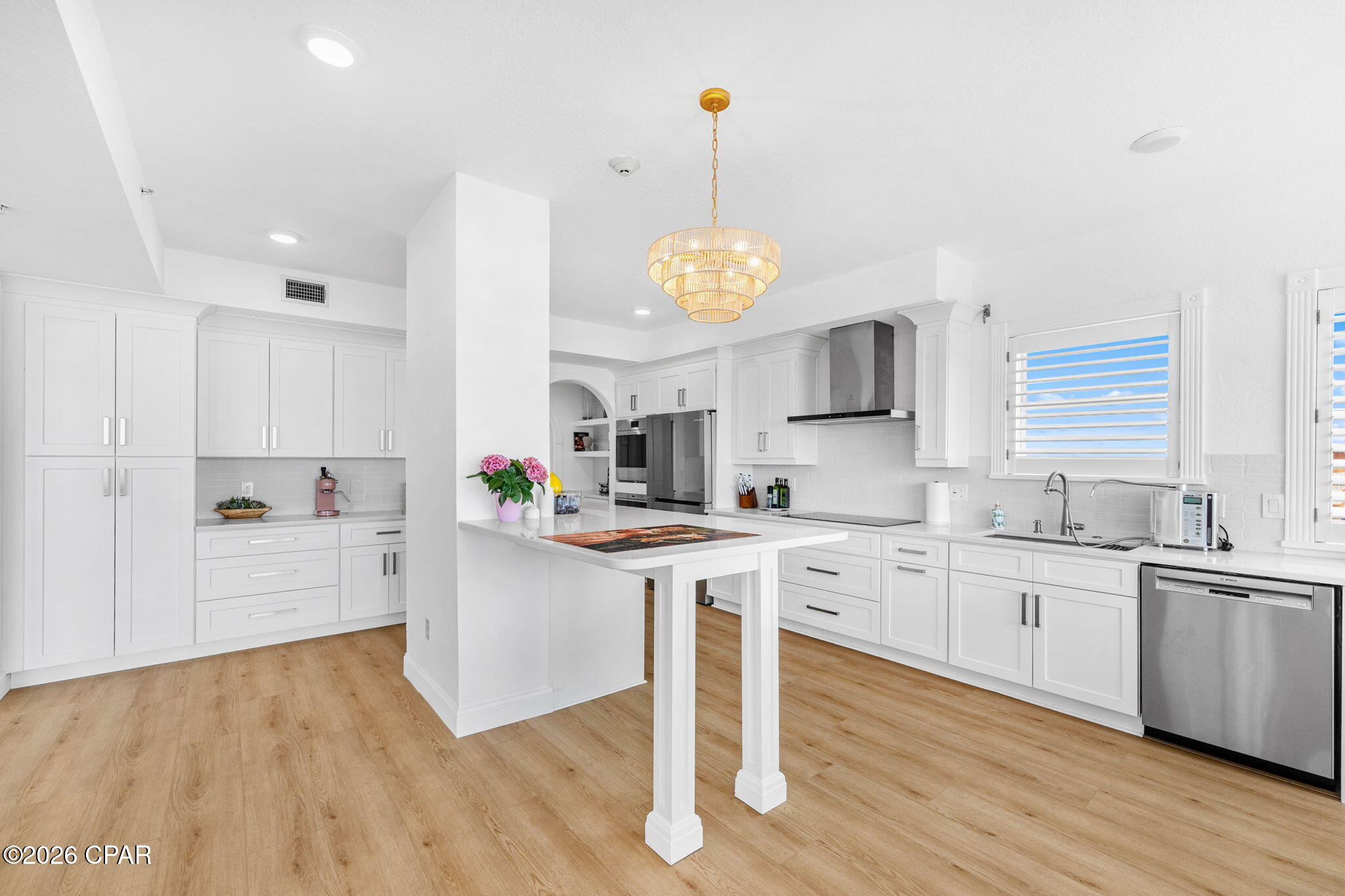 Listing photo id 54 for 11270 Gulf Boulevard # 5