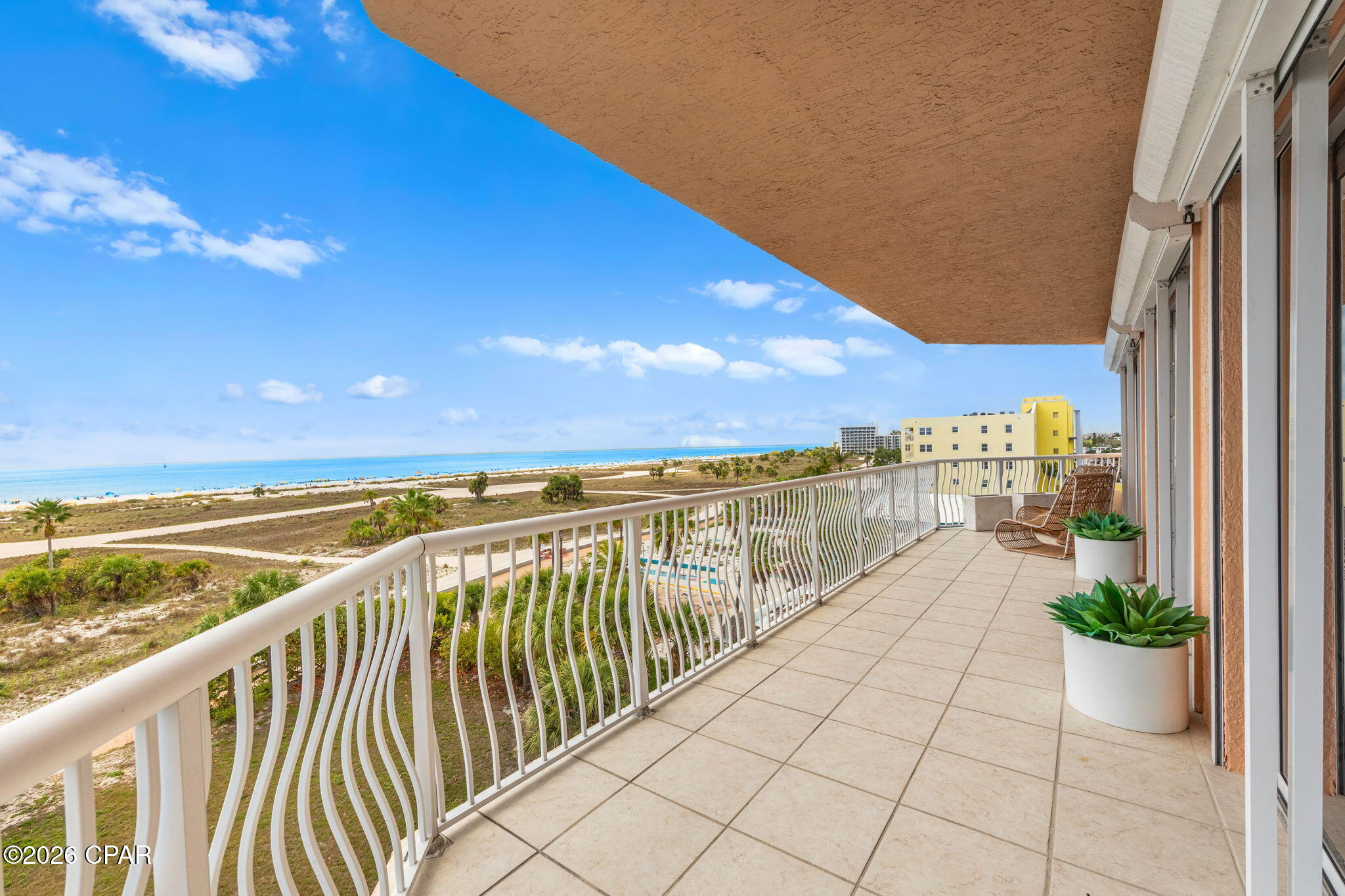 Listing photo id 59 for 11270 Gulf Boulevard # 5