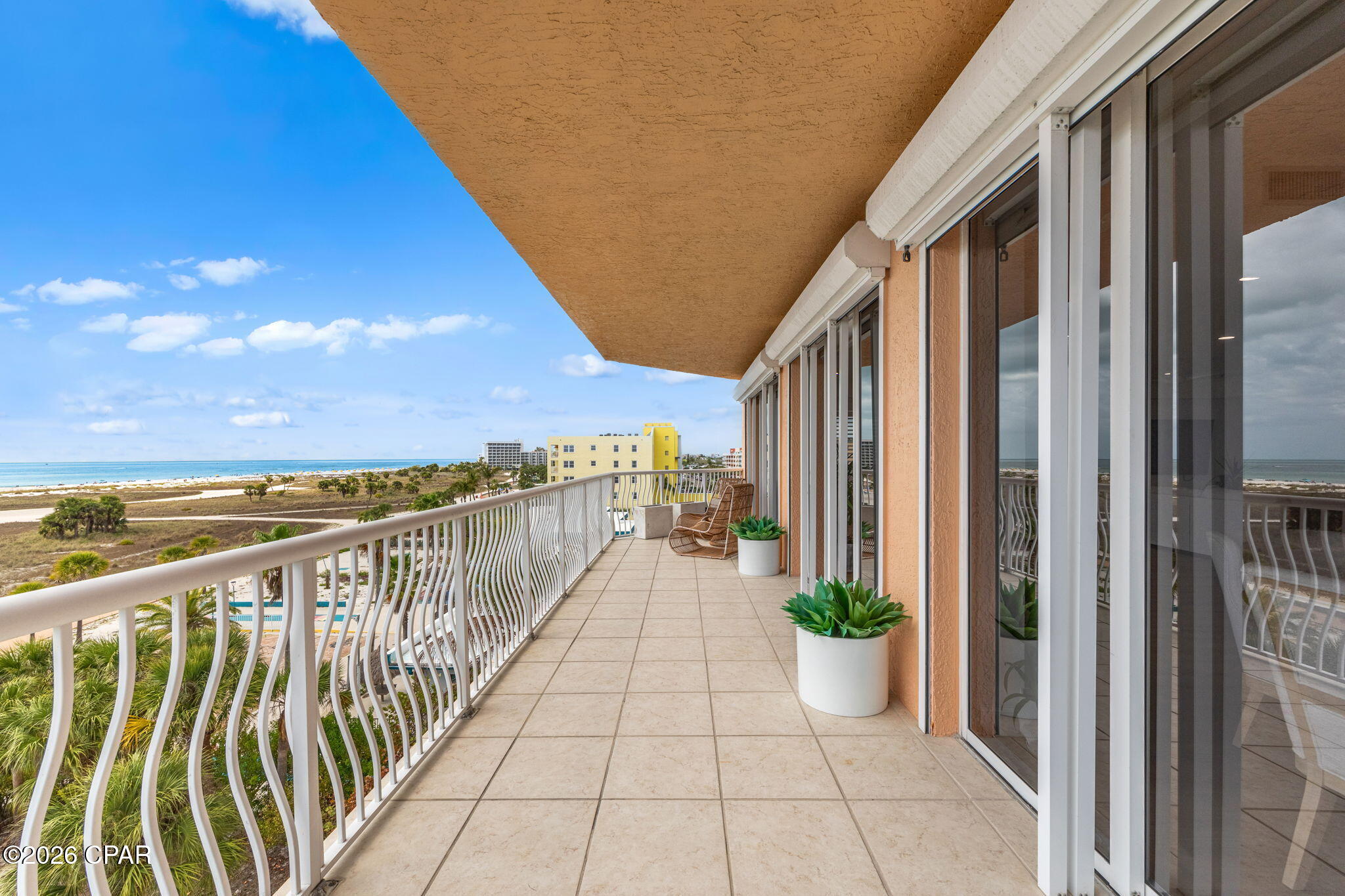 Listing photo id 60 for 11270 Gulf Boulevard # 5