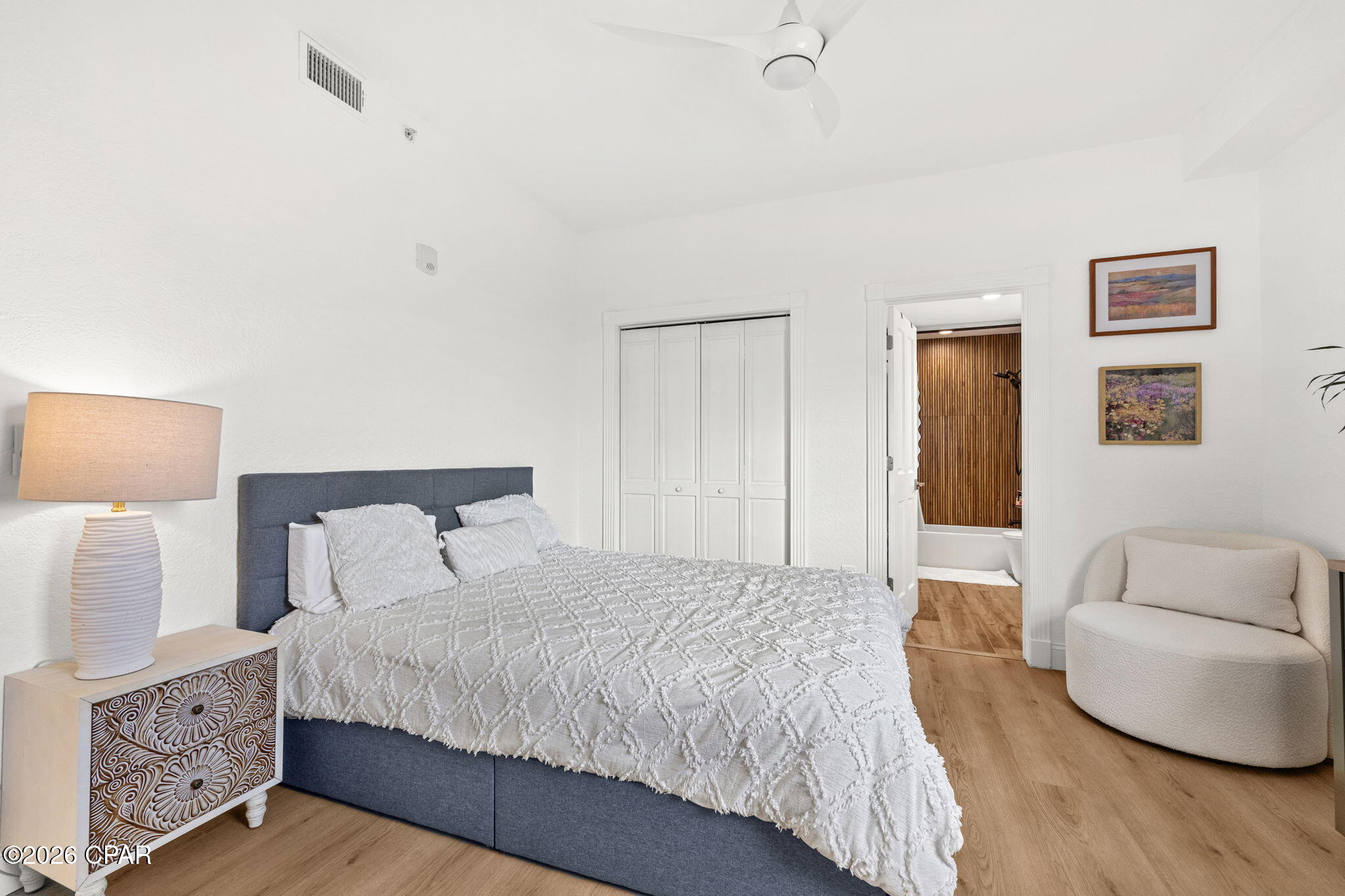 Listing photo id 72 for 11270 Gulf Boulevard # 5