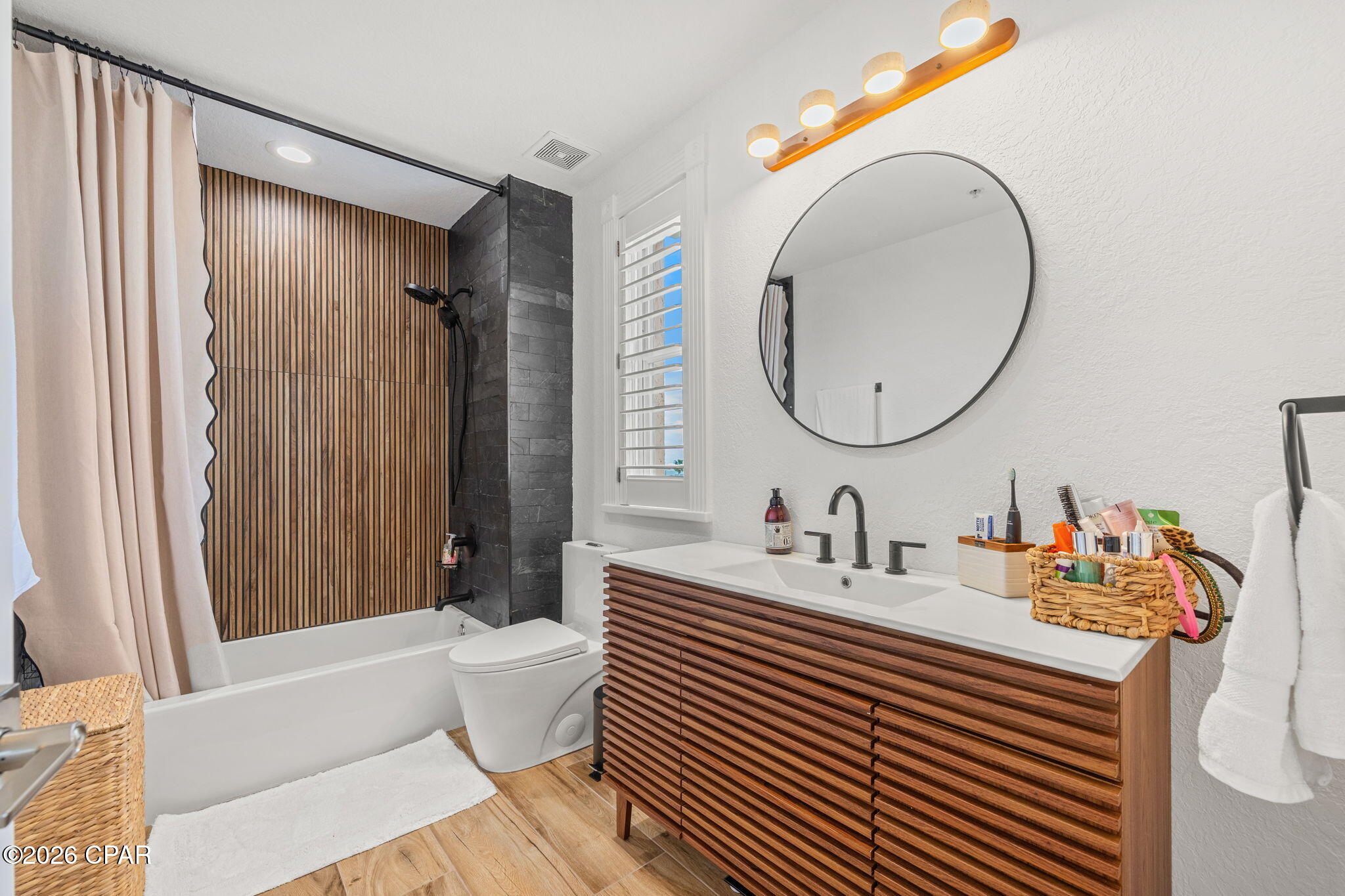 Listing photo id 73 for 11270 Gulf Boulevard # 5