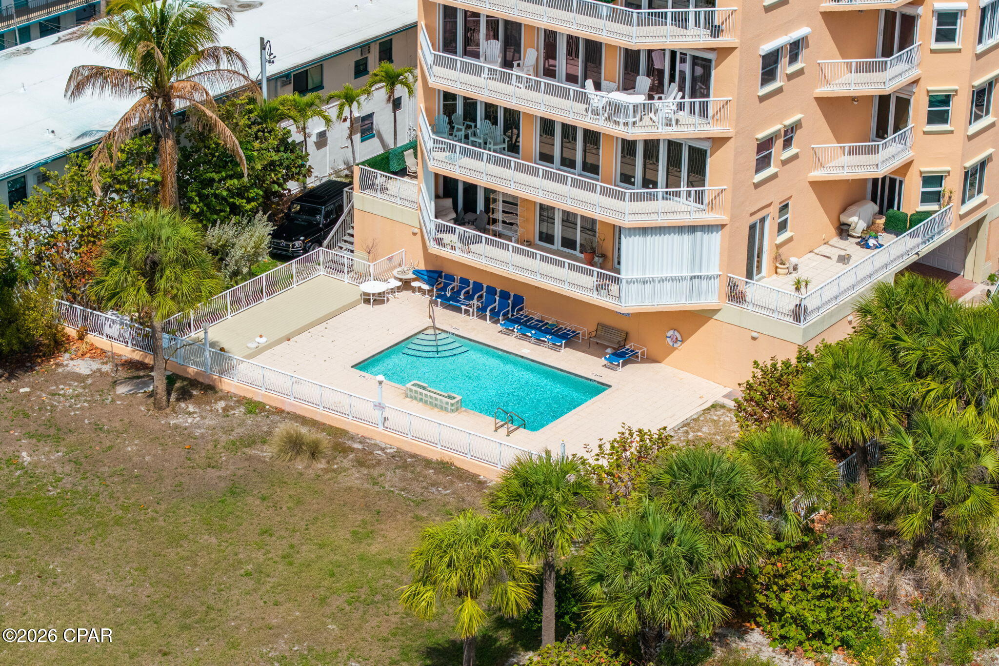 Listing photo id 9 for 11270 Gulf Boulevard # 5