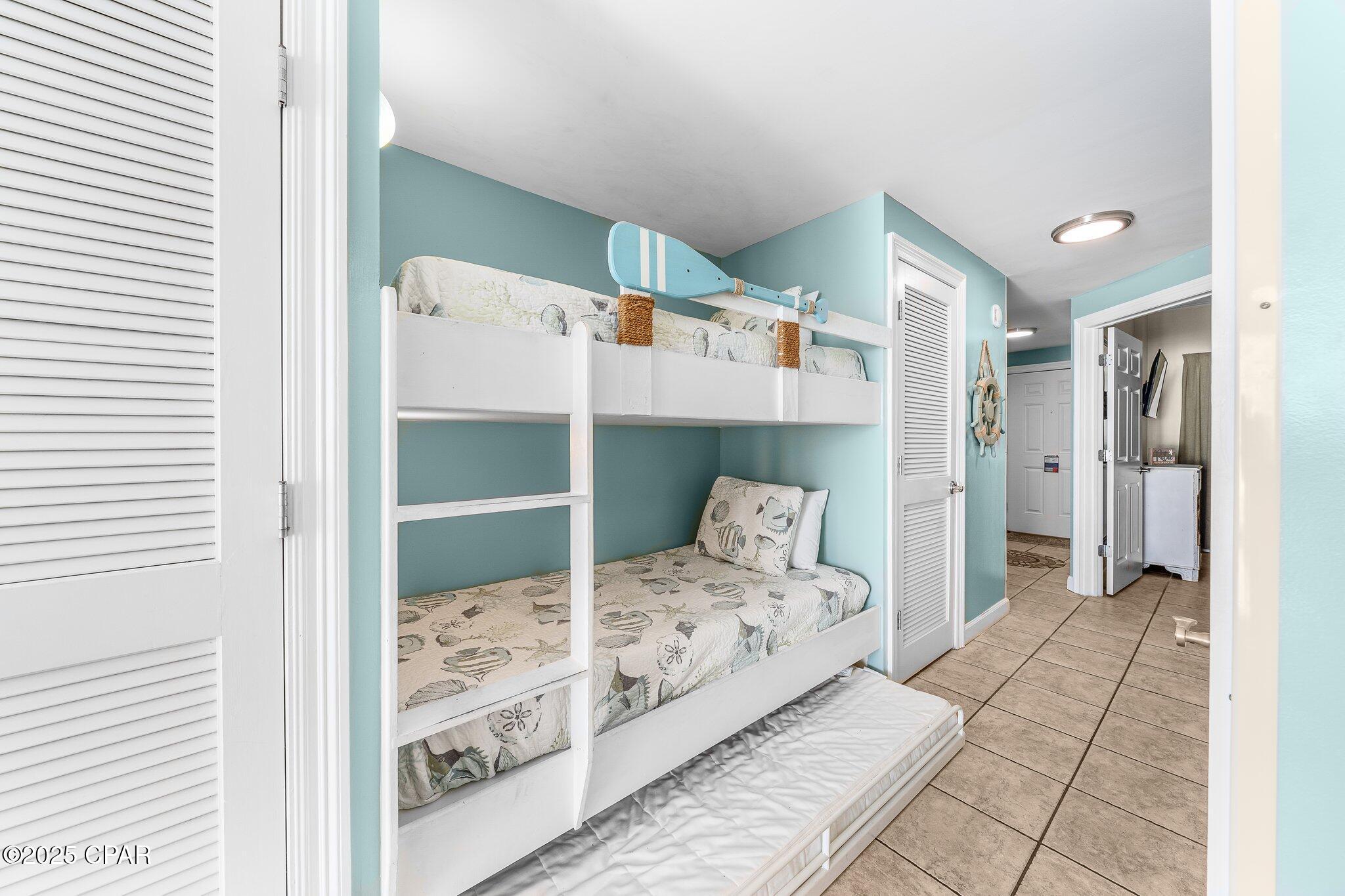Image 14 For 9450 Thomas Drive 807d