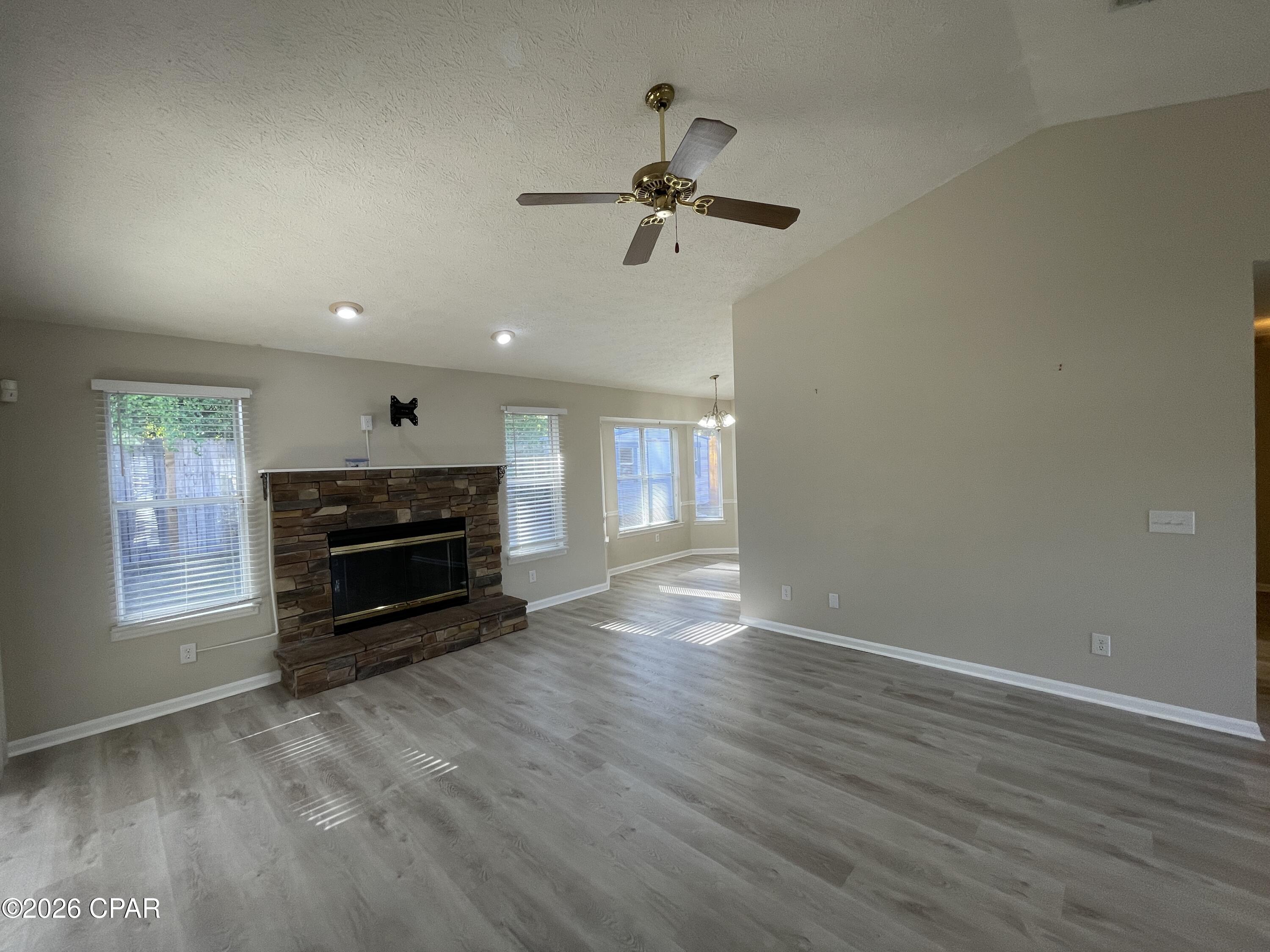 Image 5 For 140 Treasure Palm Drive