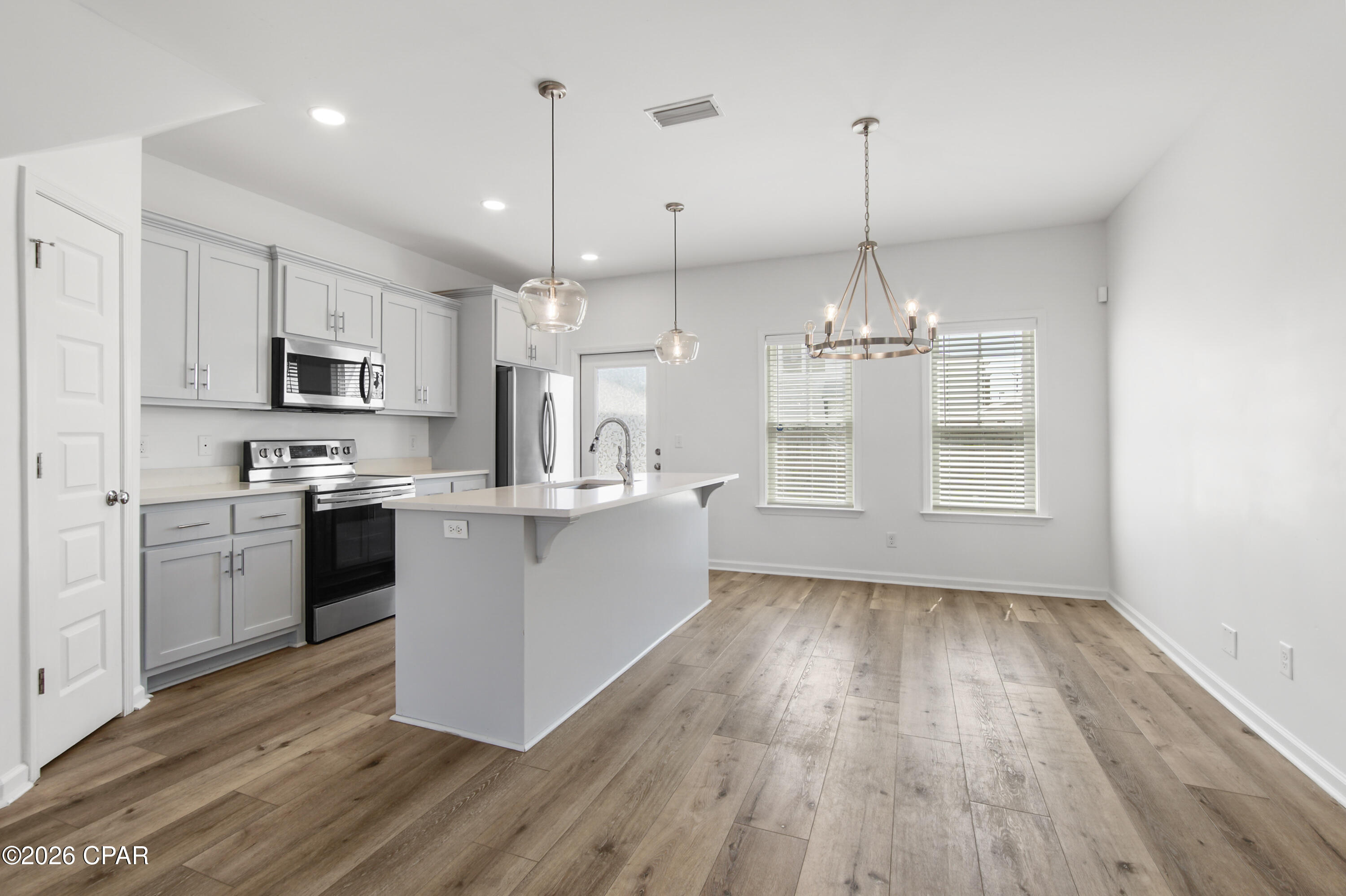 Image 3 For 413 Raven Lane